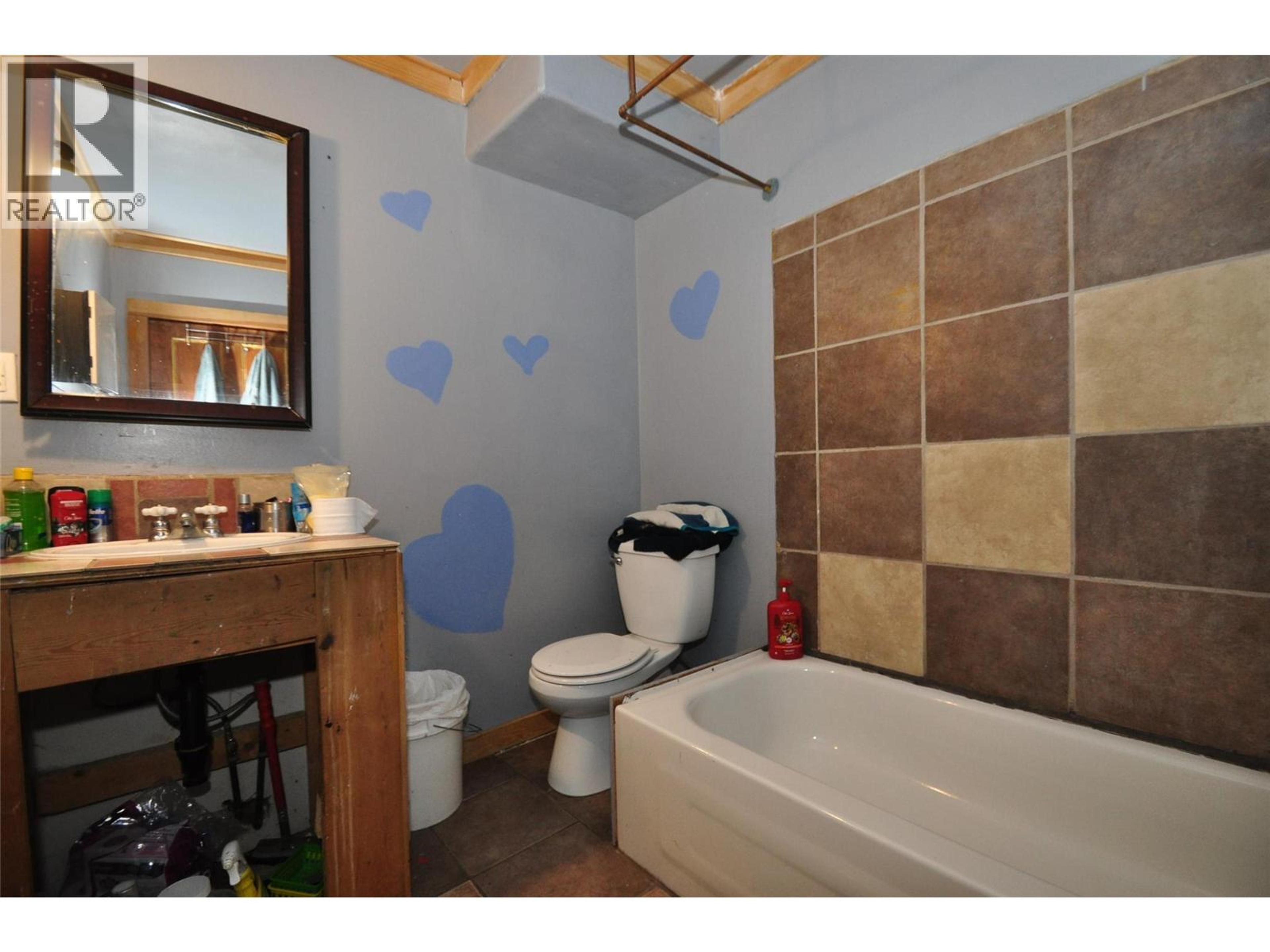 105 WASHINGTON STREET N - 18