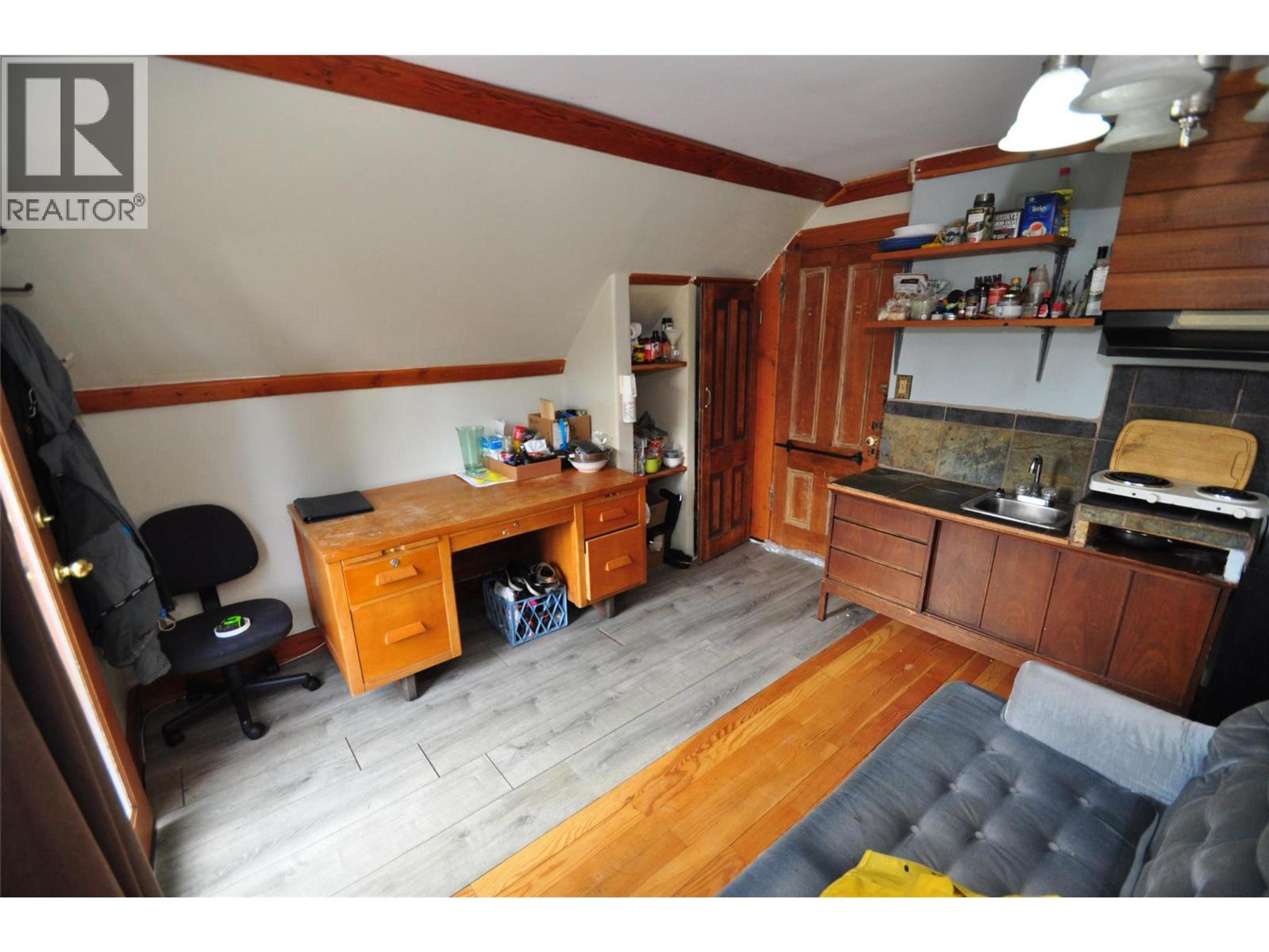 105 WASHINGTON STREET N - 20