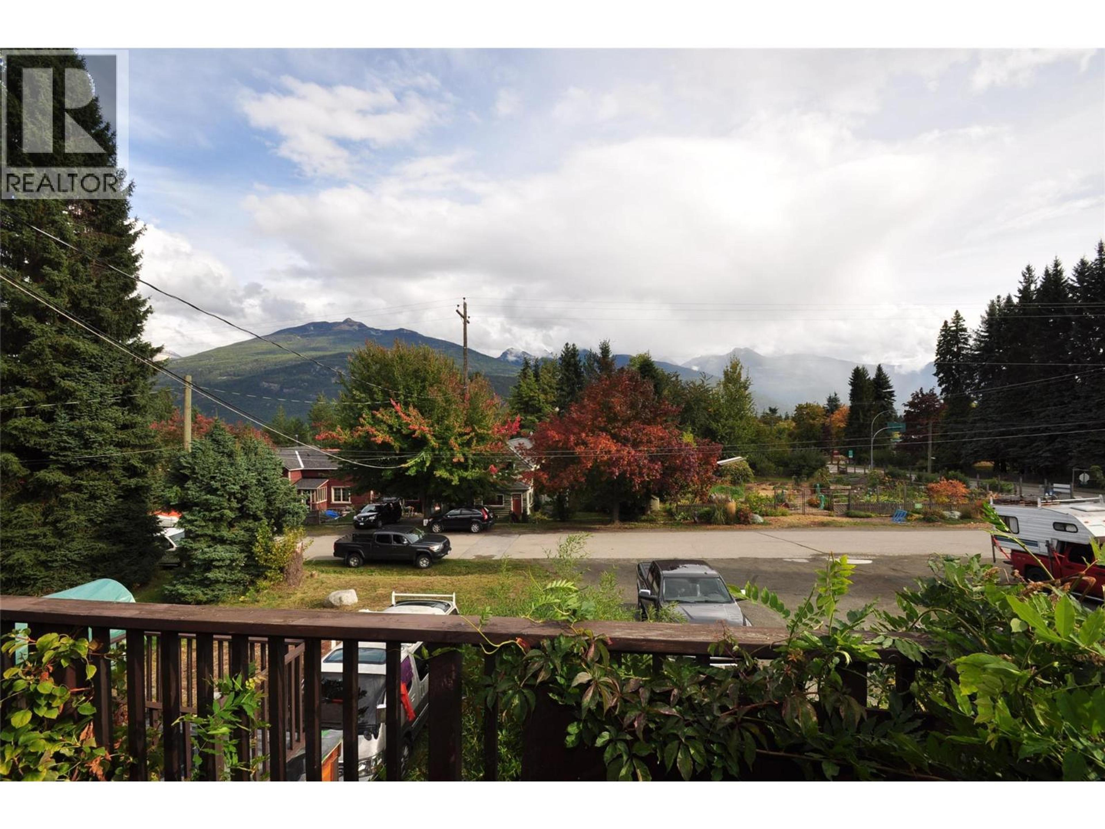 105 WASHINGTON STREET N - 25