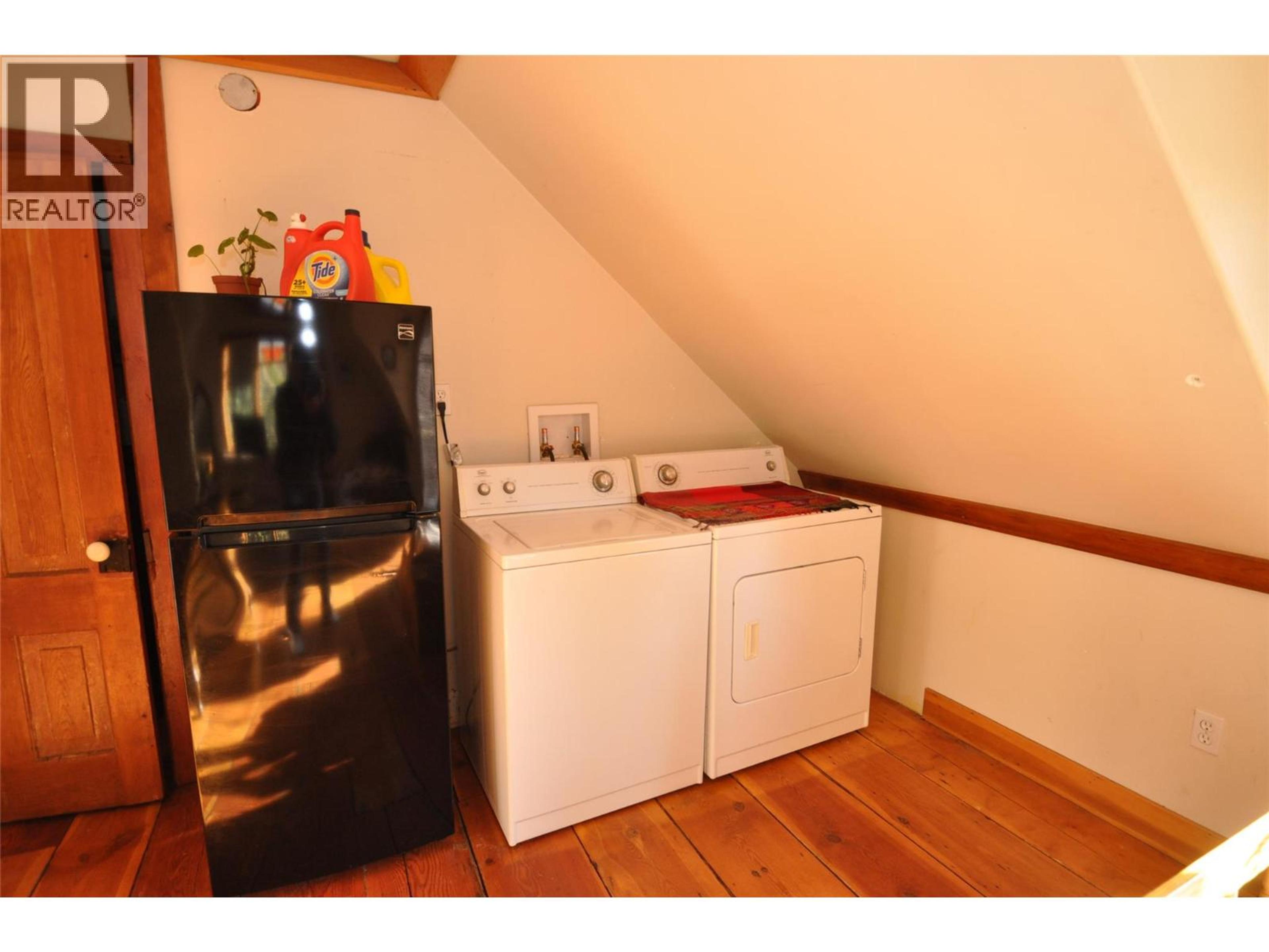 105 WASHINGTON STREET N - 28