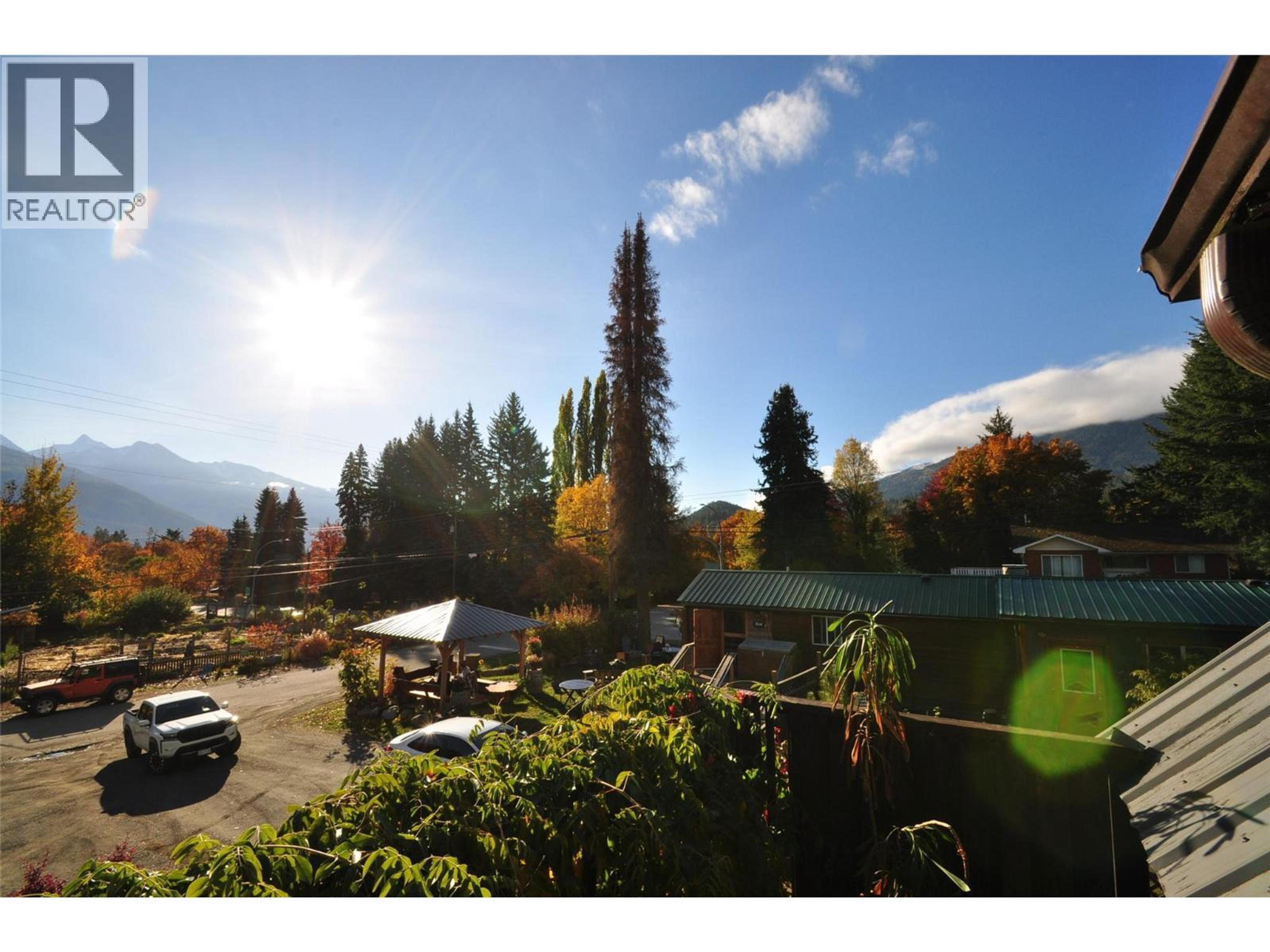 105 WASHINGTON STREET N - 33