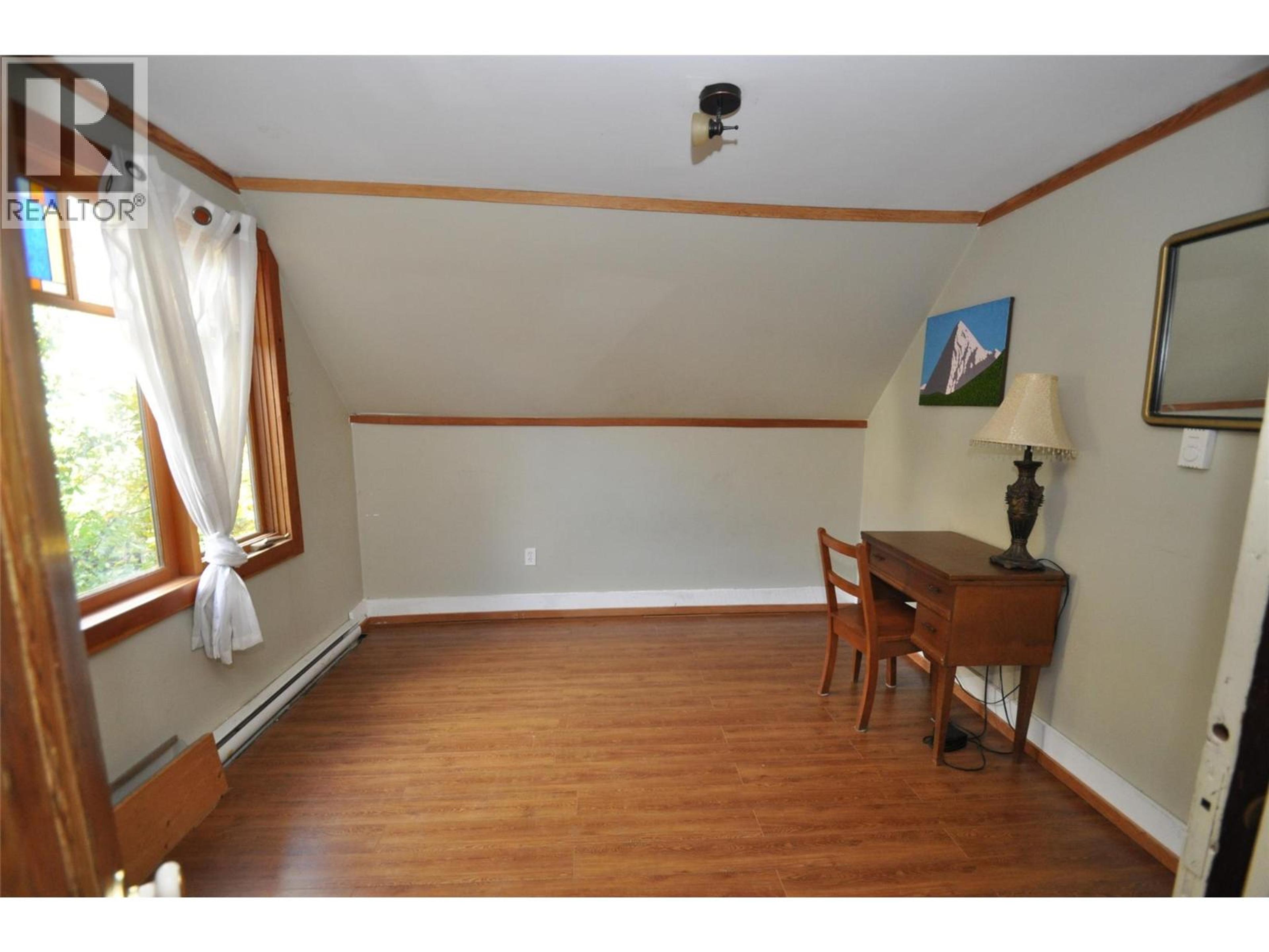 105 WASHINGTON STREET N - 36