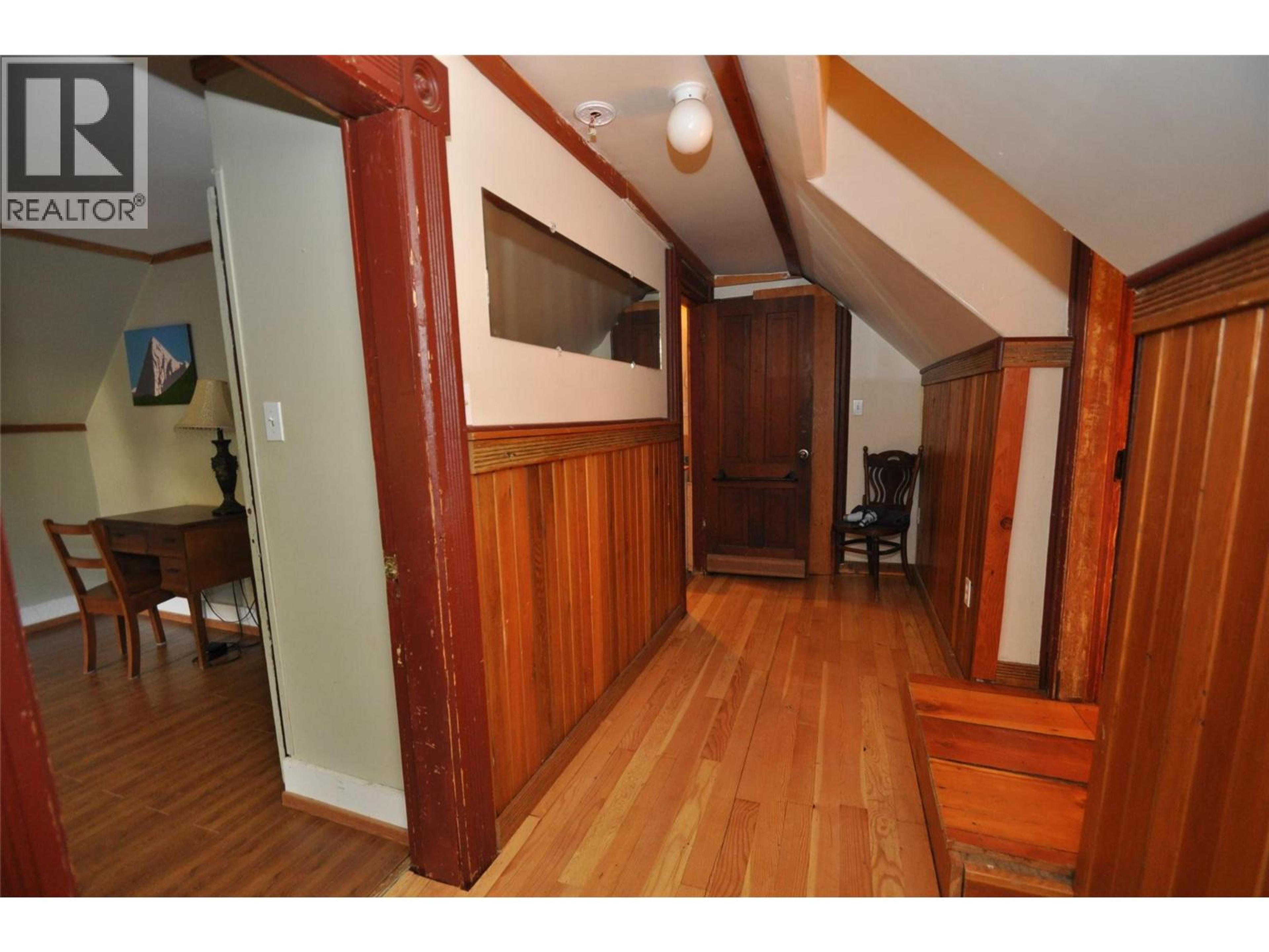 105 WASHINGTON STREET N - 39