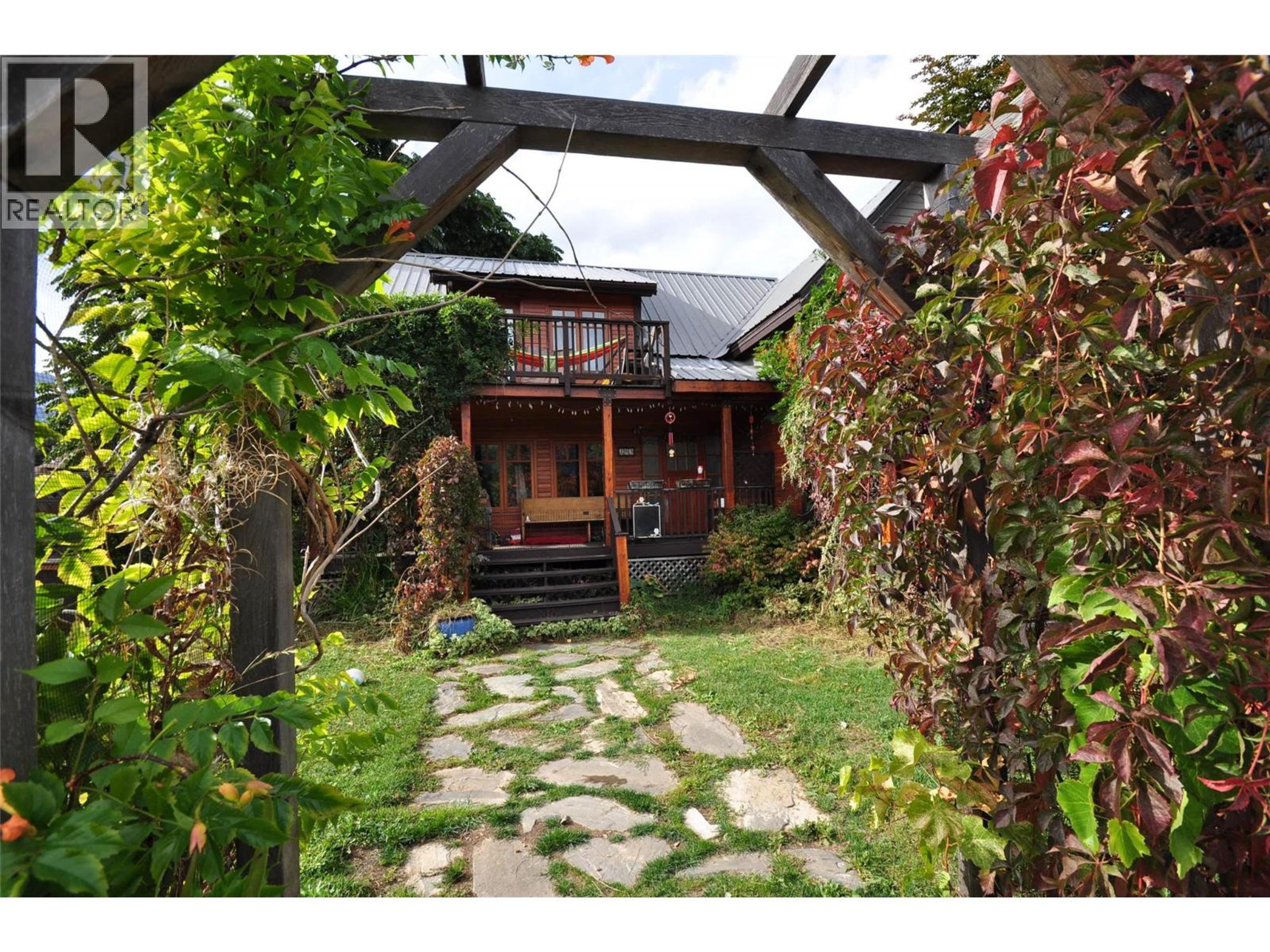 105 WASHINGTON STREET N - 42