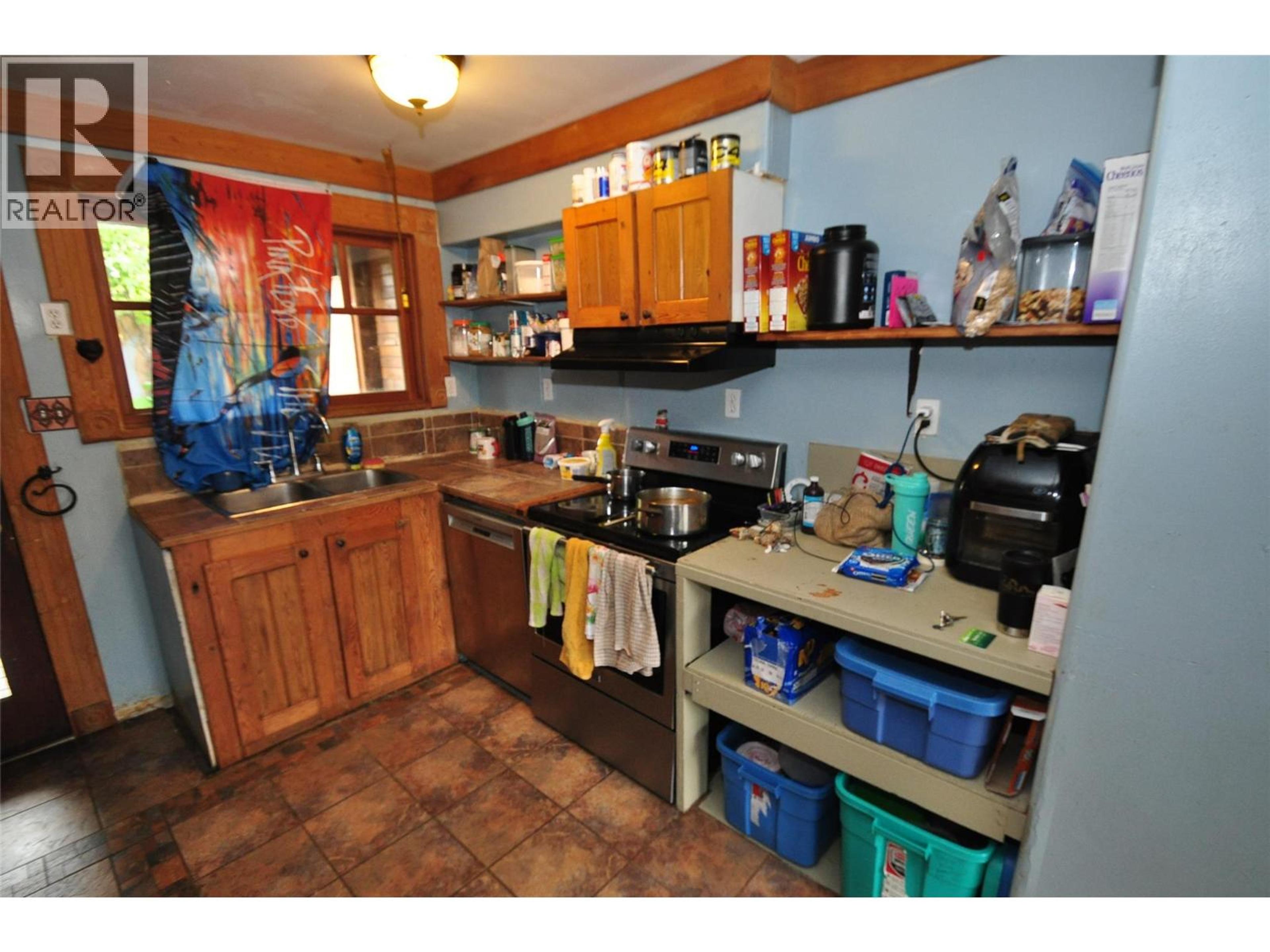 105 WASHINGTON STREET N - 9