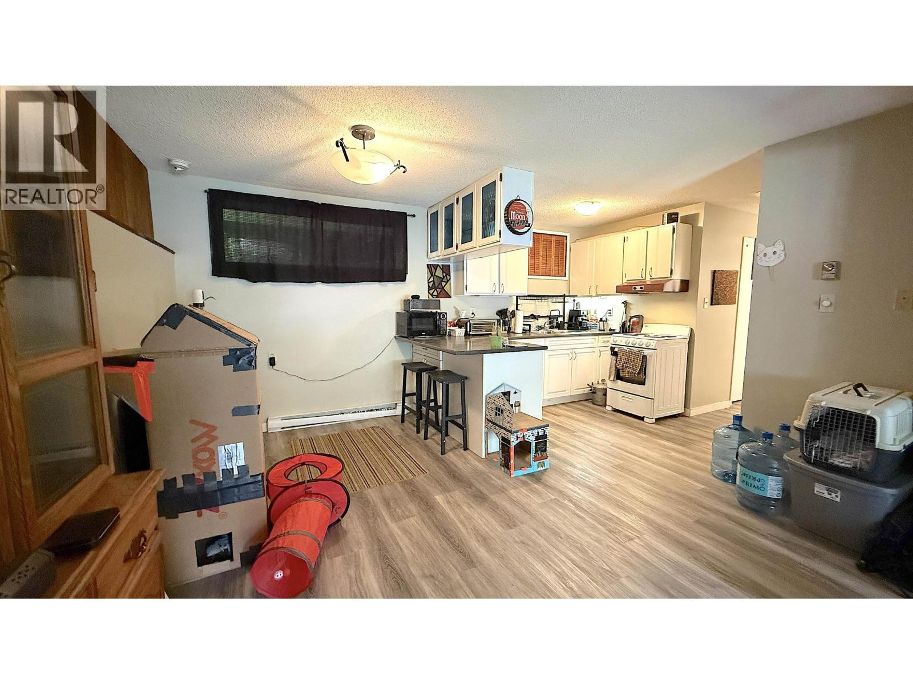 1796-1798 SLOAN AVENUE - 4