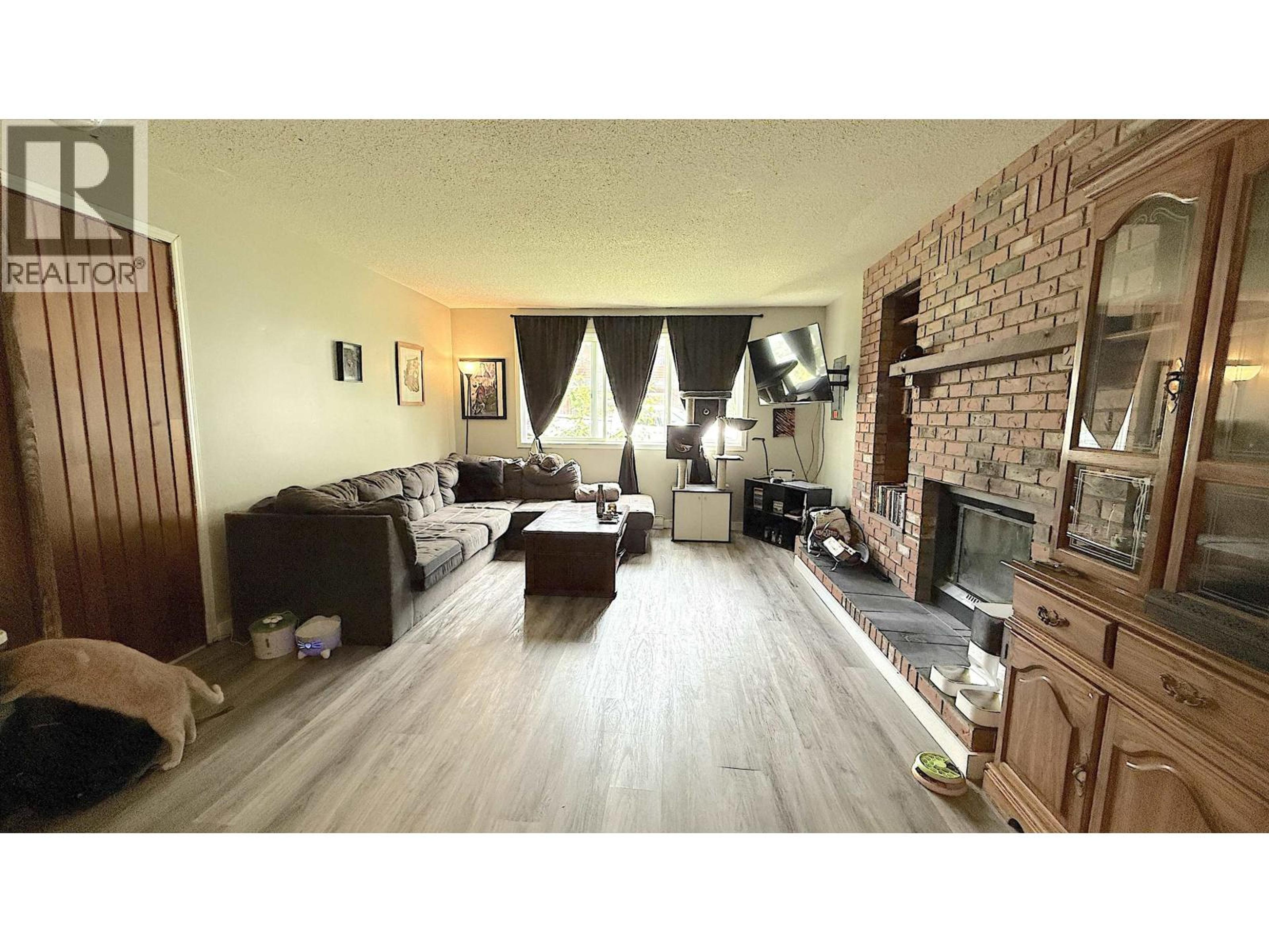 1796-1798 SLOAN AVENUE - 5