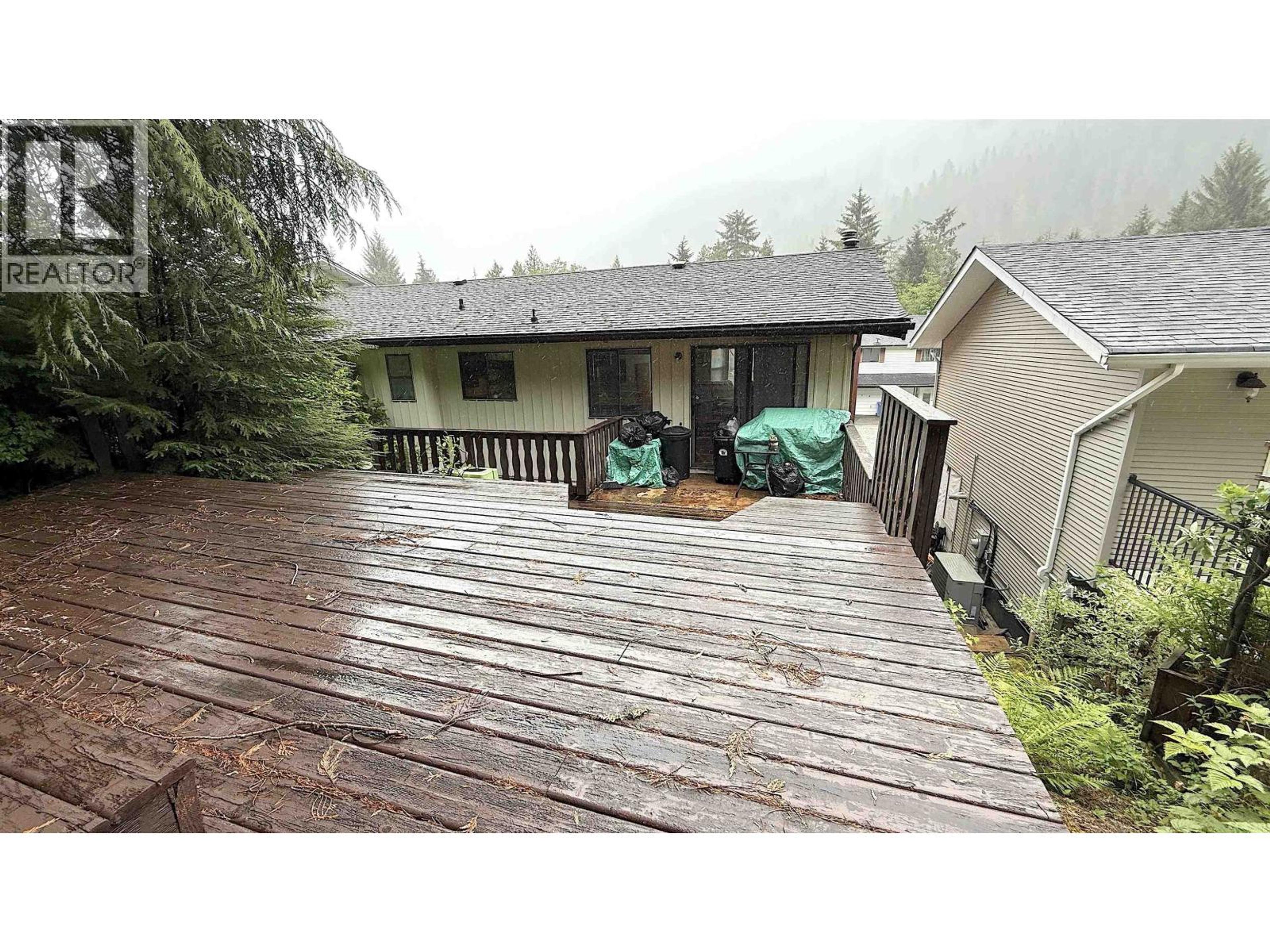 1796-1798 SLOAN AVENUE - 23