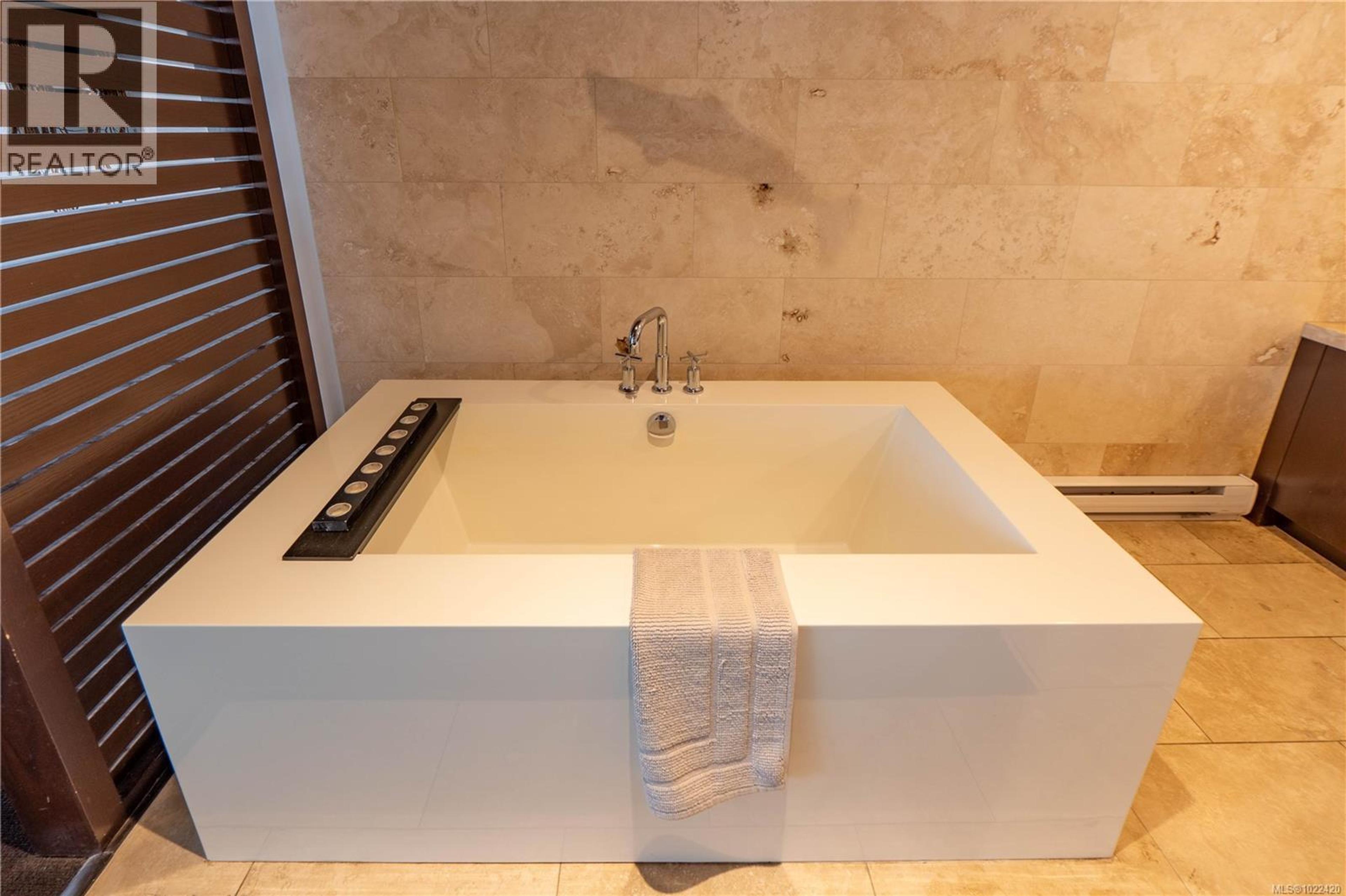 #304 368 MAIN ST - 22