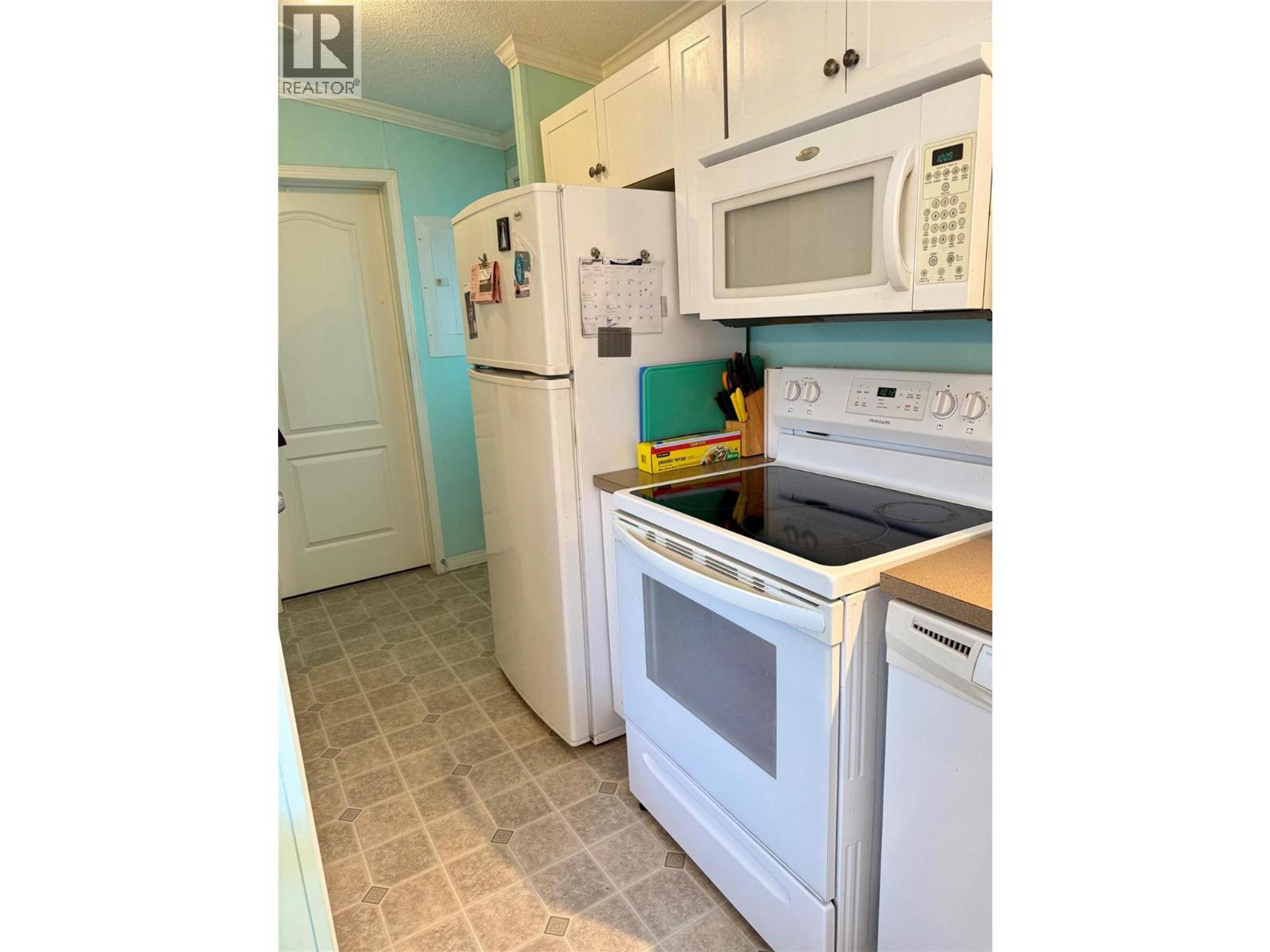 #8 7225 BOUNDARY DRIVE - 10