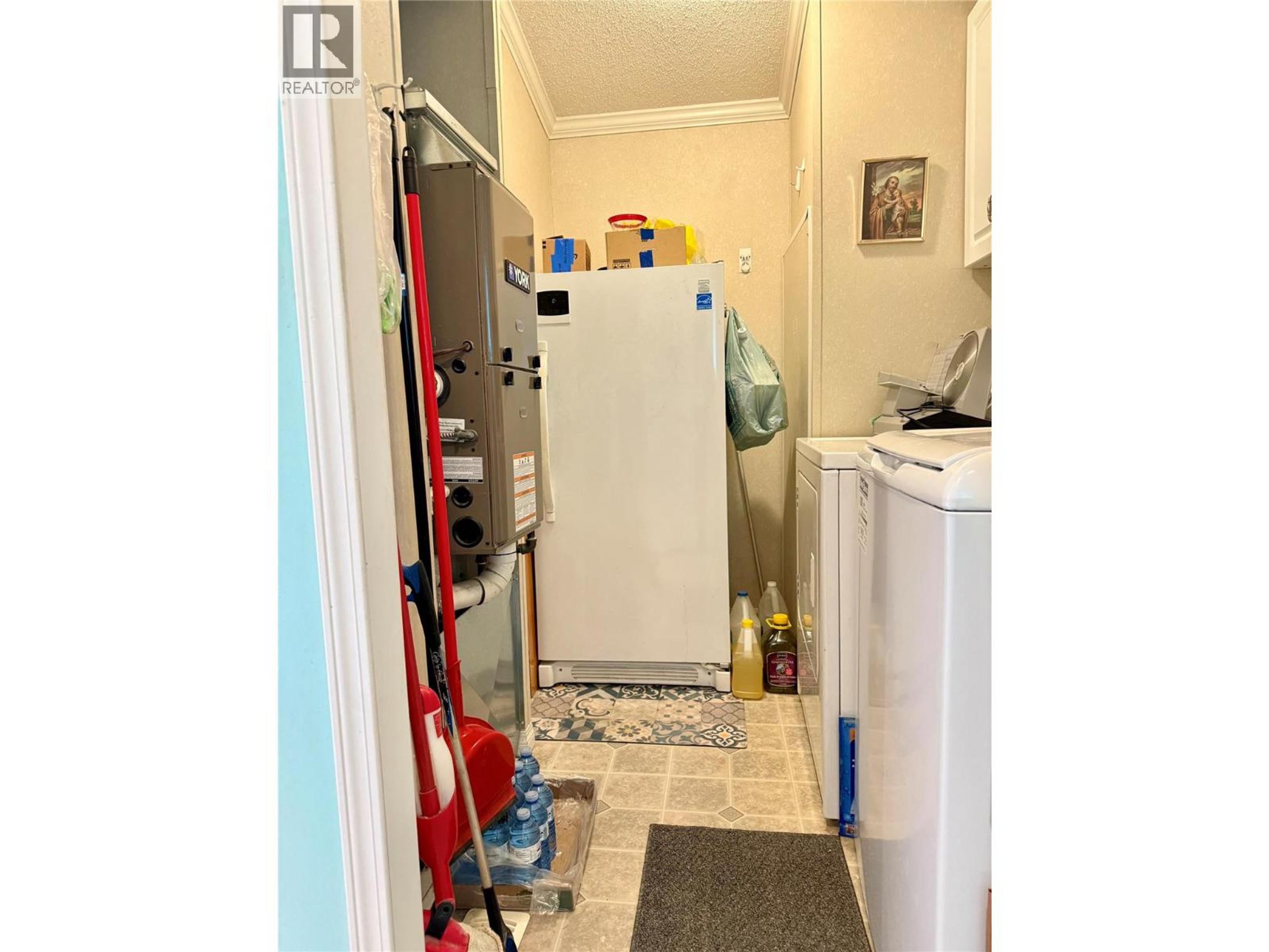 #8 7225 BOUNDARY DRIVE - 17