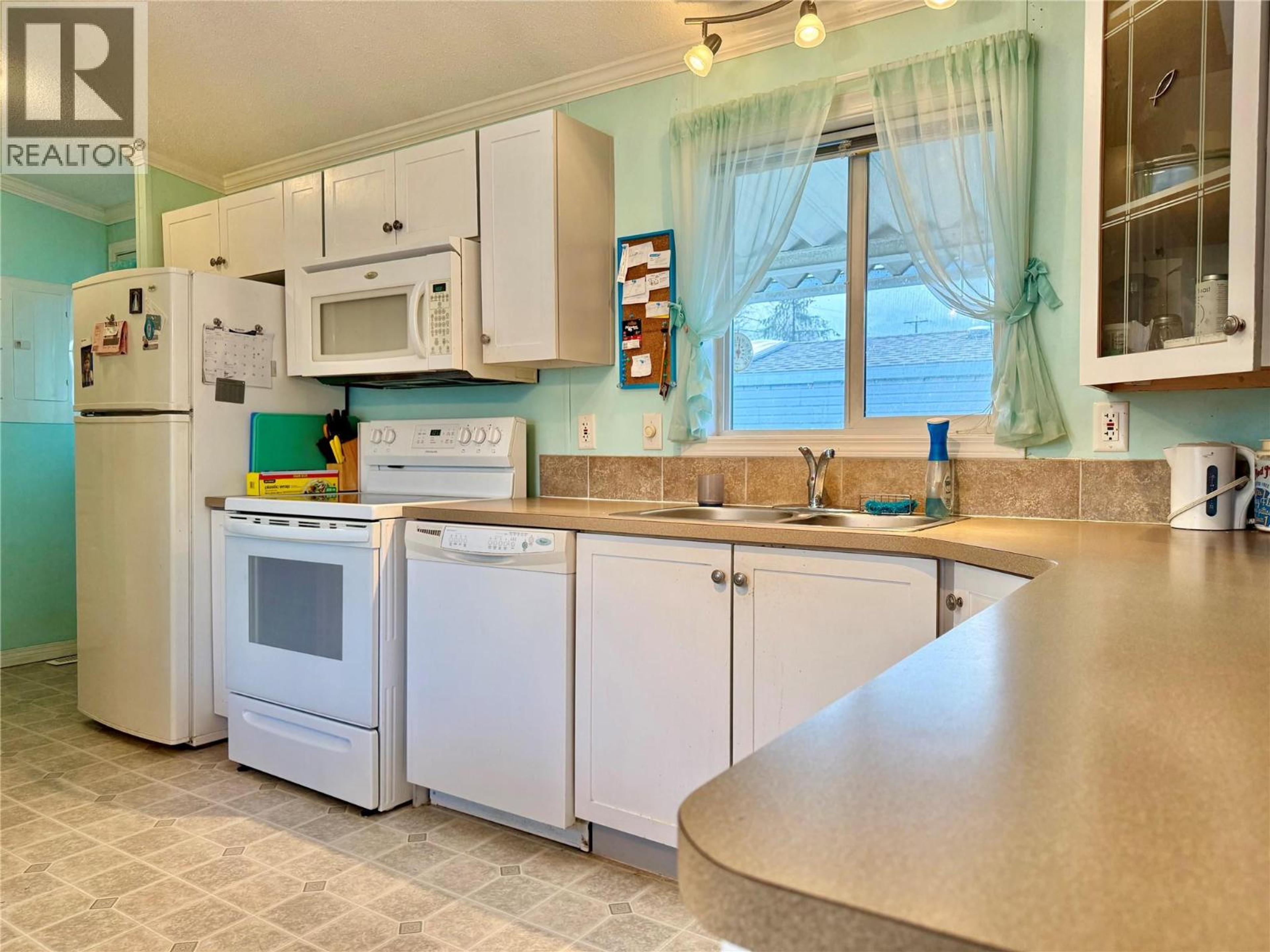 #8 7225 BOUNDARY DRIVE - 6