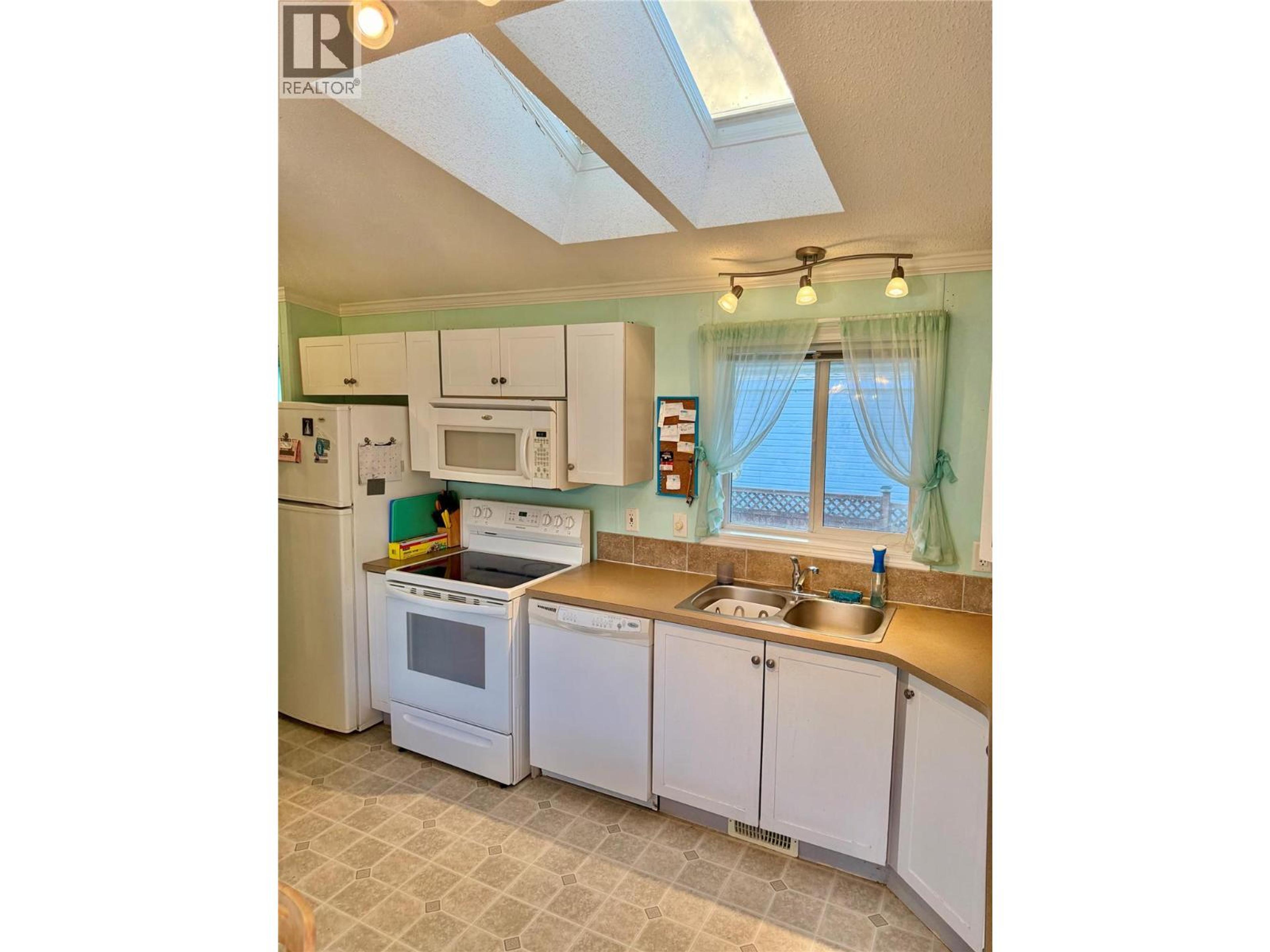 #8 7225 BOUNDARY DRIVE - 8