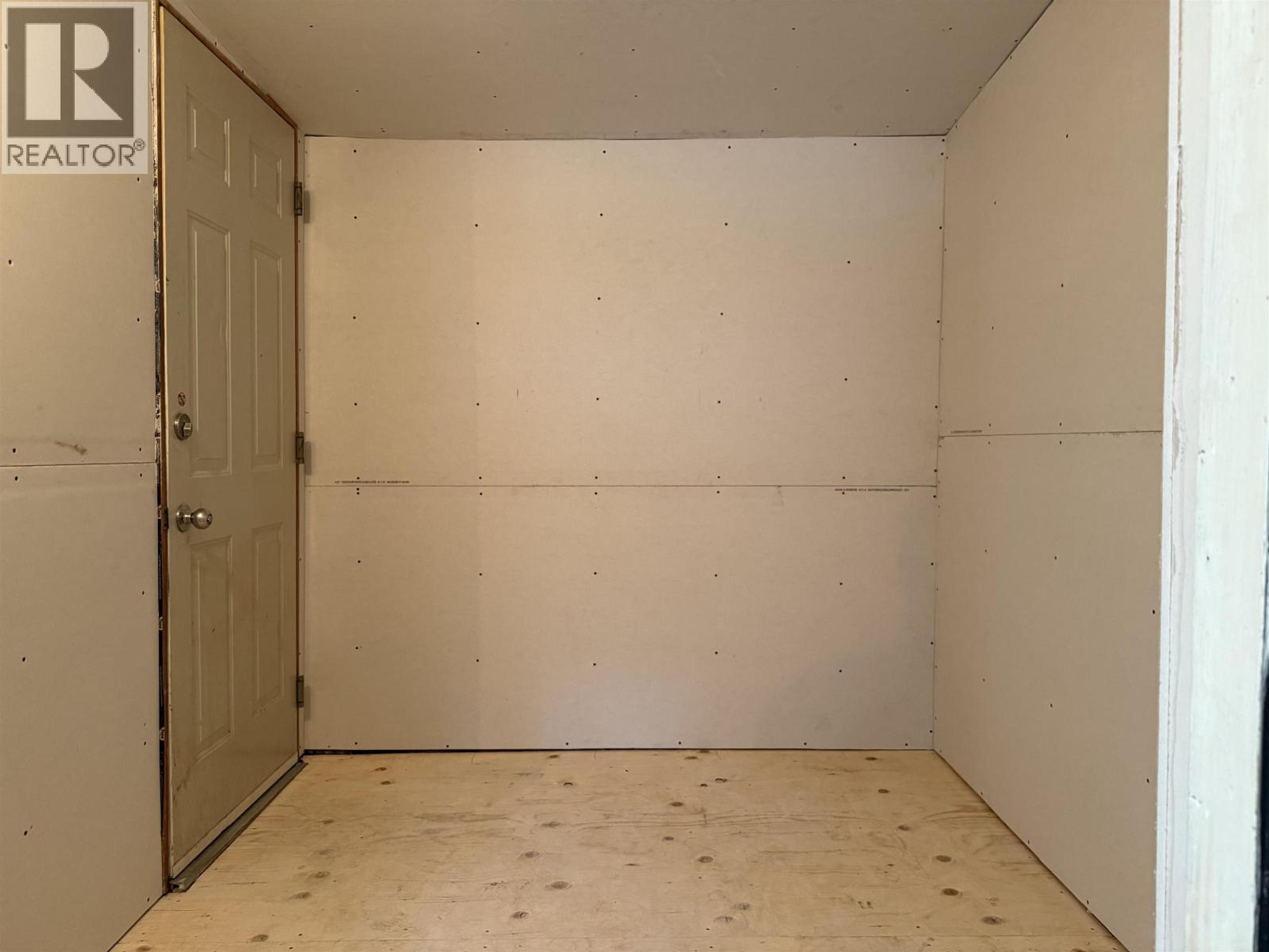 #103 6100 DAKELH TI - 28