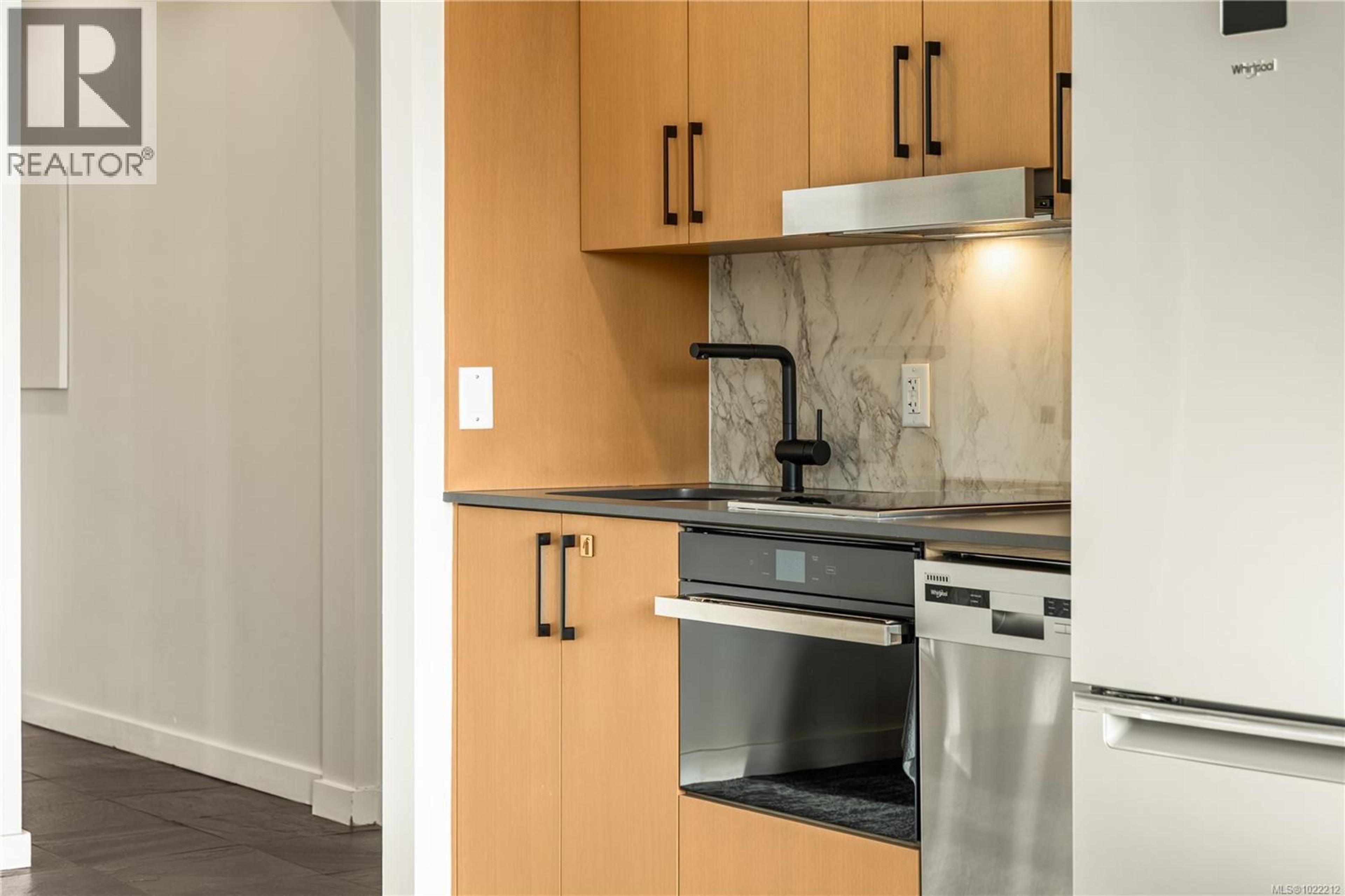 #1602 596 MARINE DR - 21