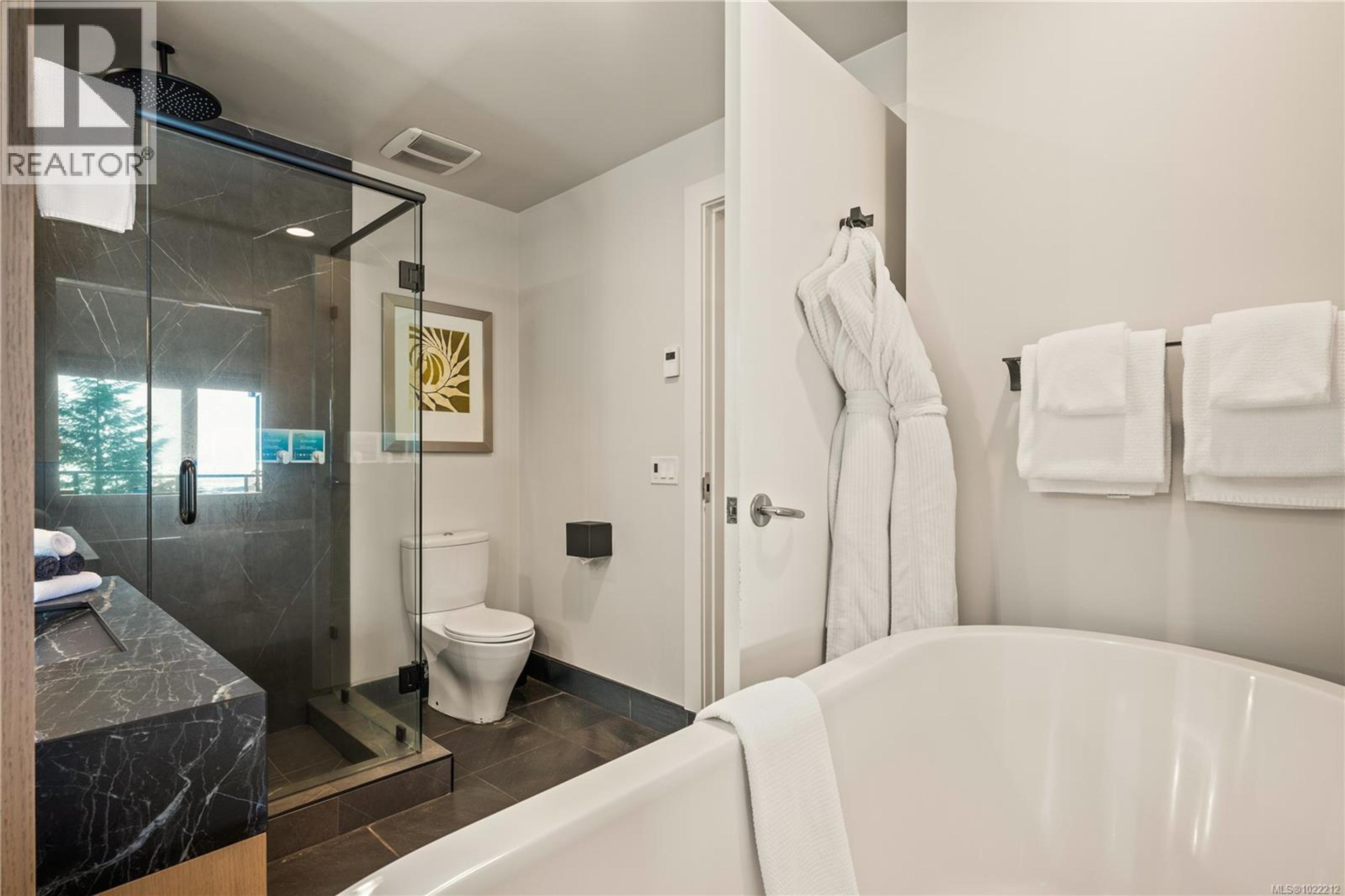 #1602 596 MARINE DR - 34