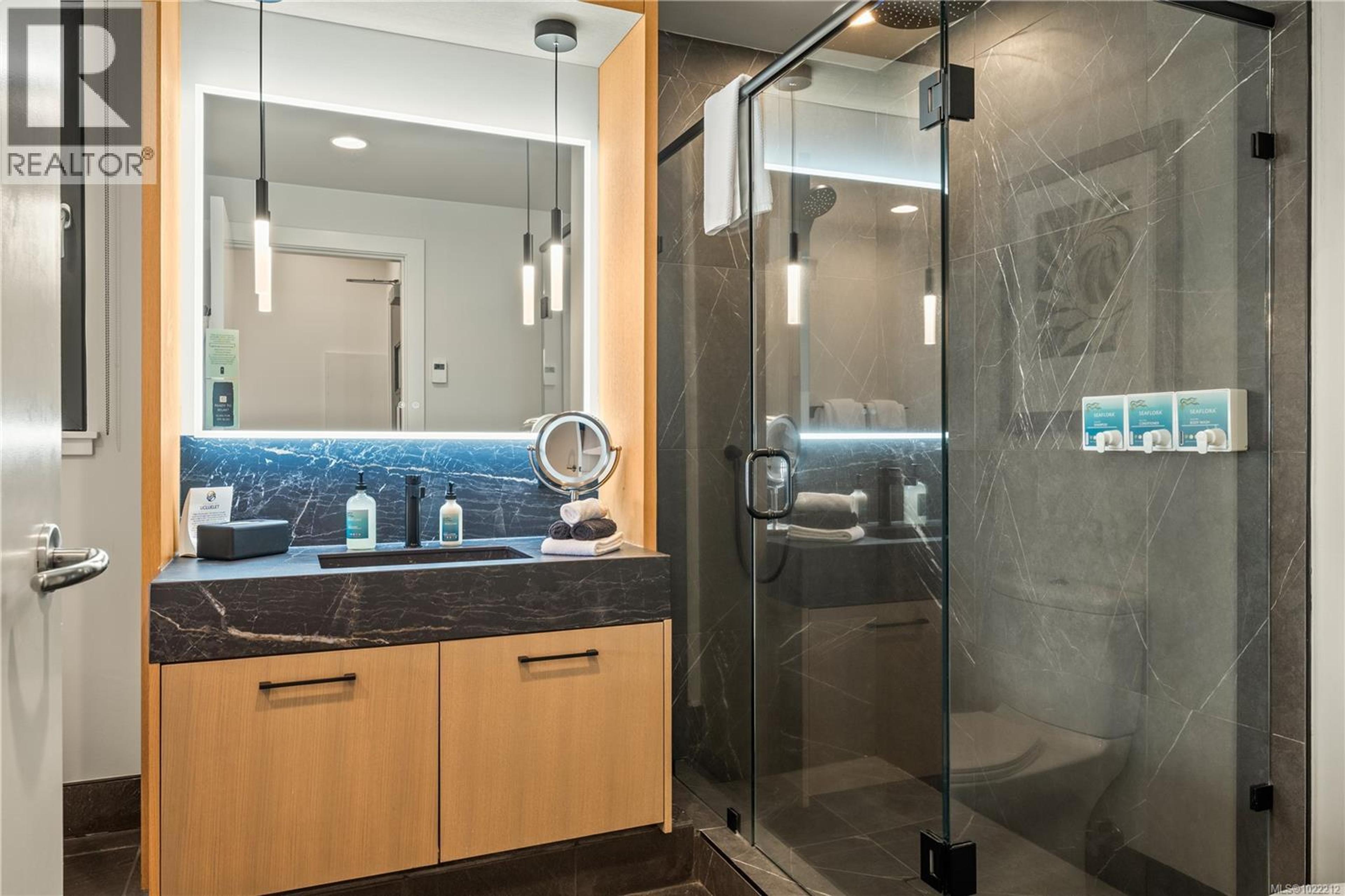 #1602 596 MARINE DR - 30