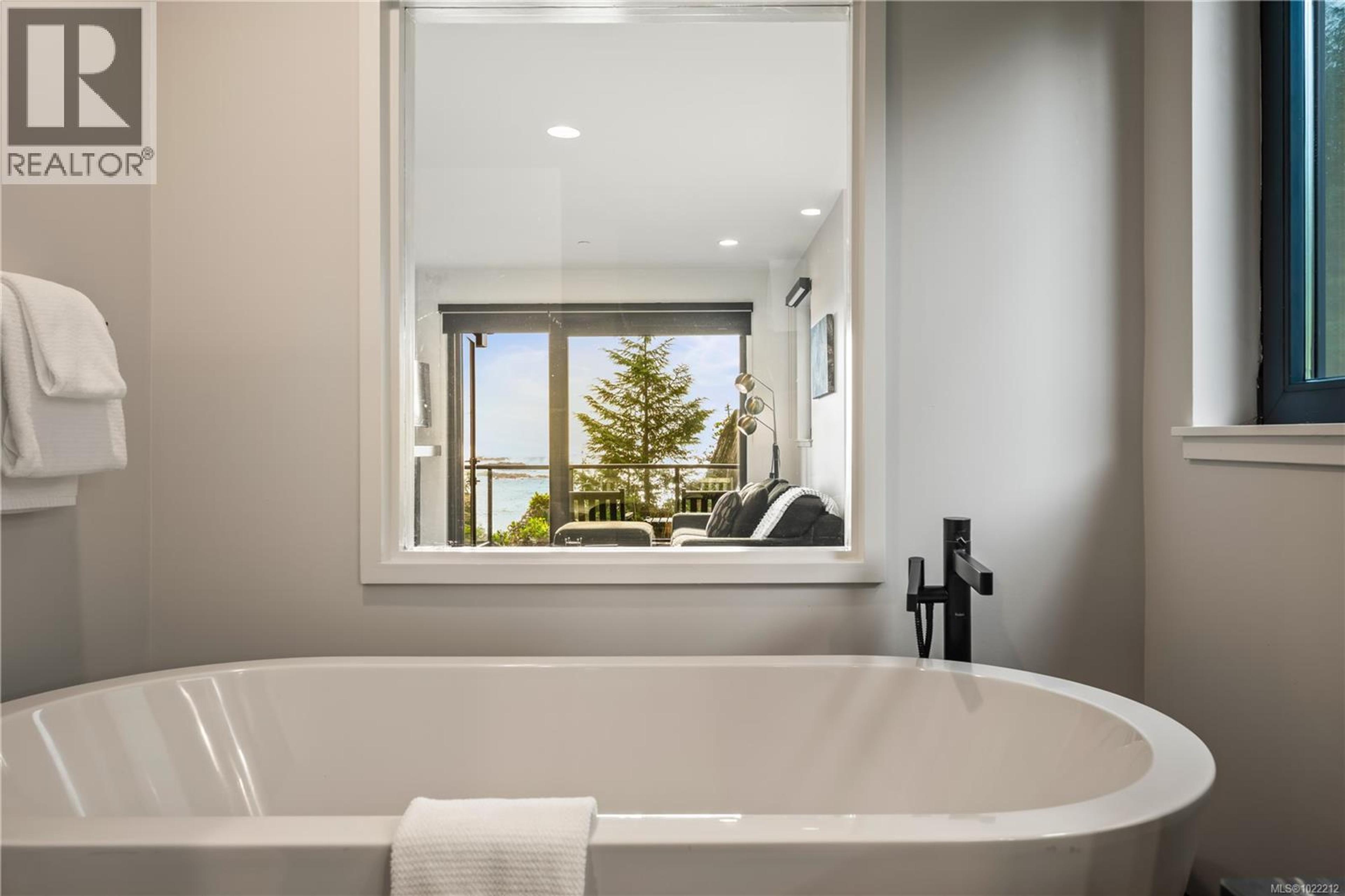 #1602 596 MARINE DR - 33