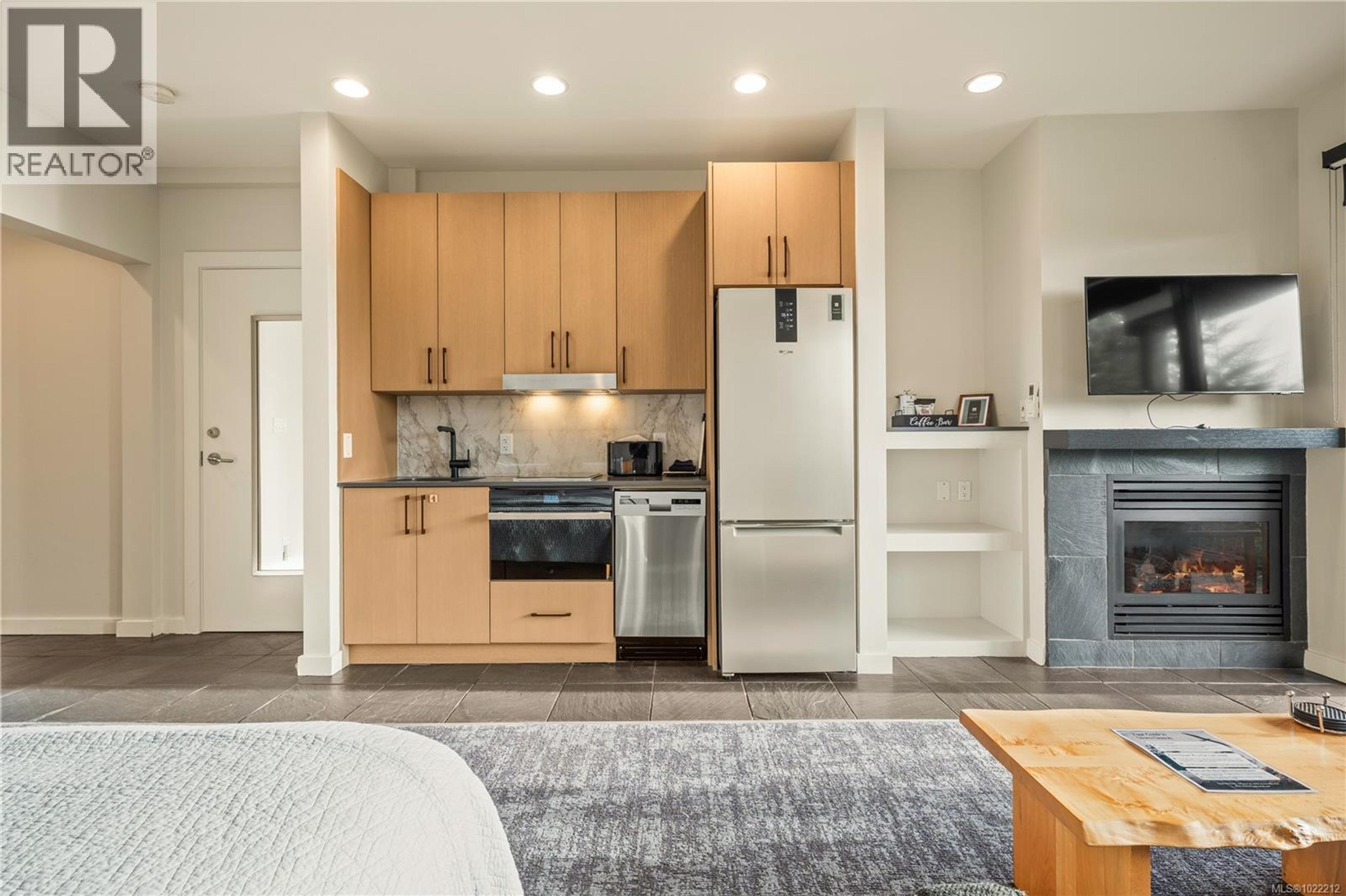 #1602 596 MARINE DR - 26