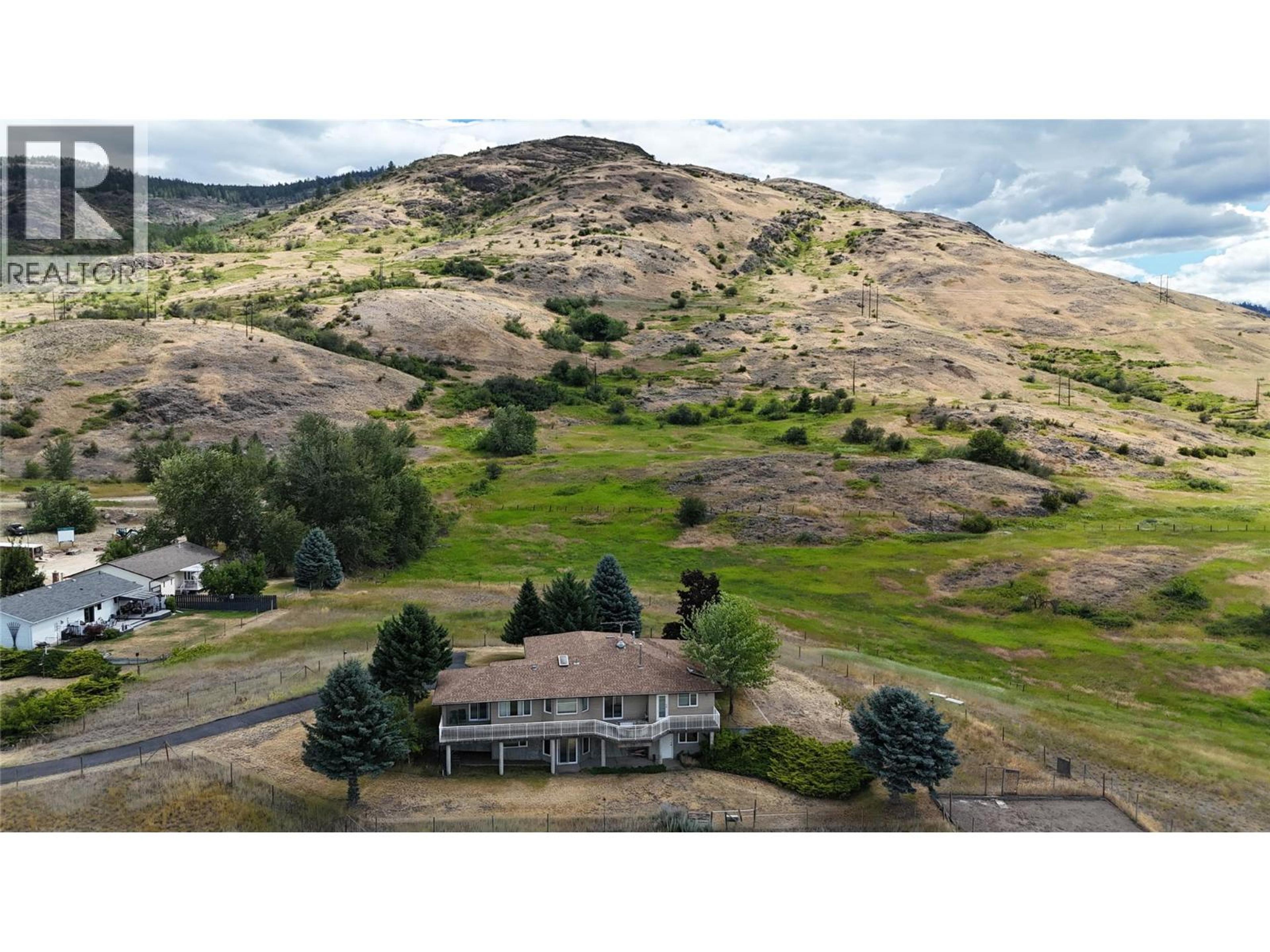 210 WINNIPEG AVENUE - 10