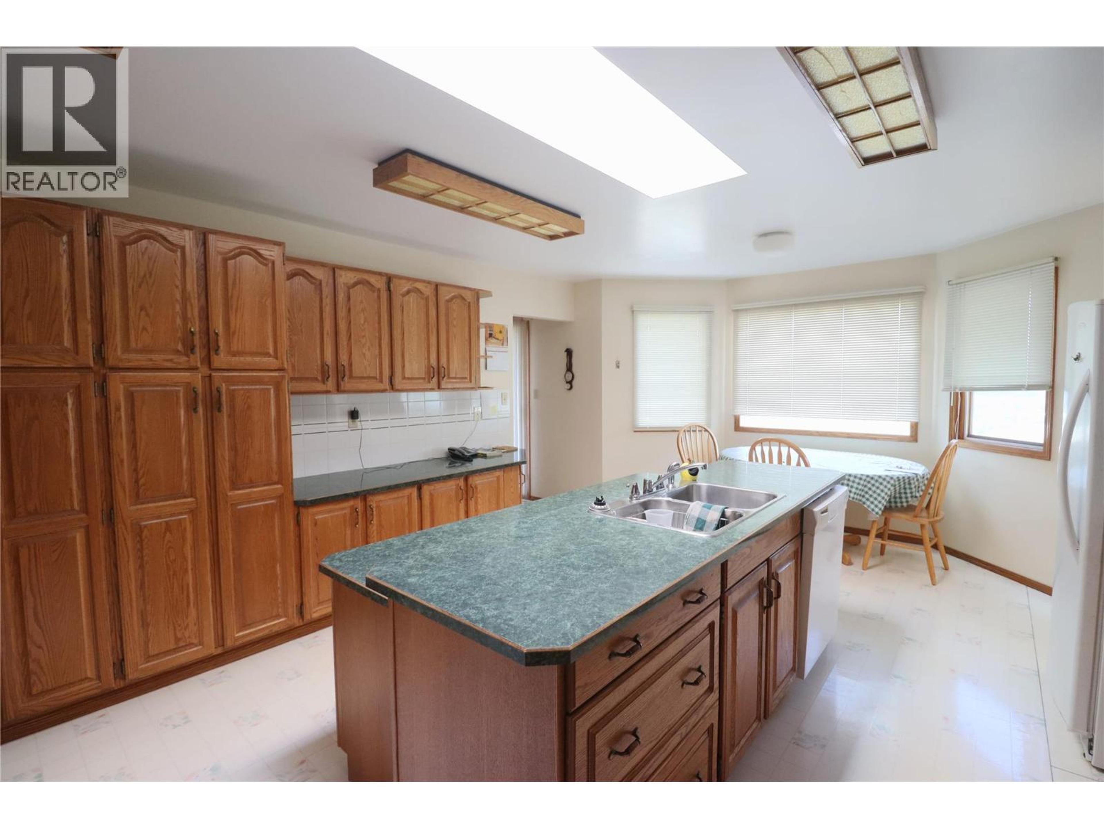 210 WINNIPEG AVENUE - 15