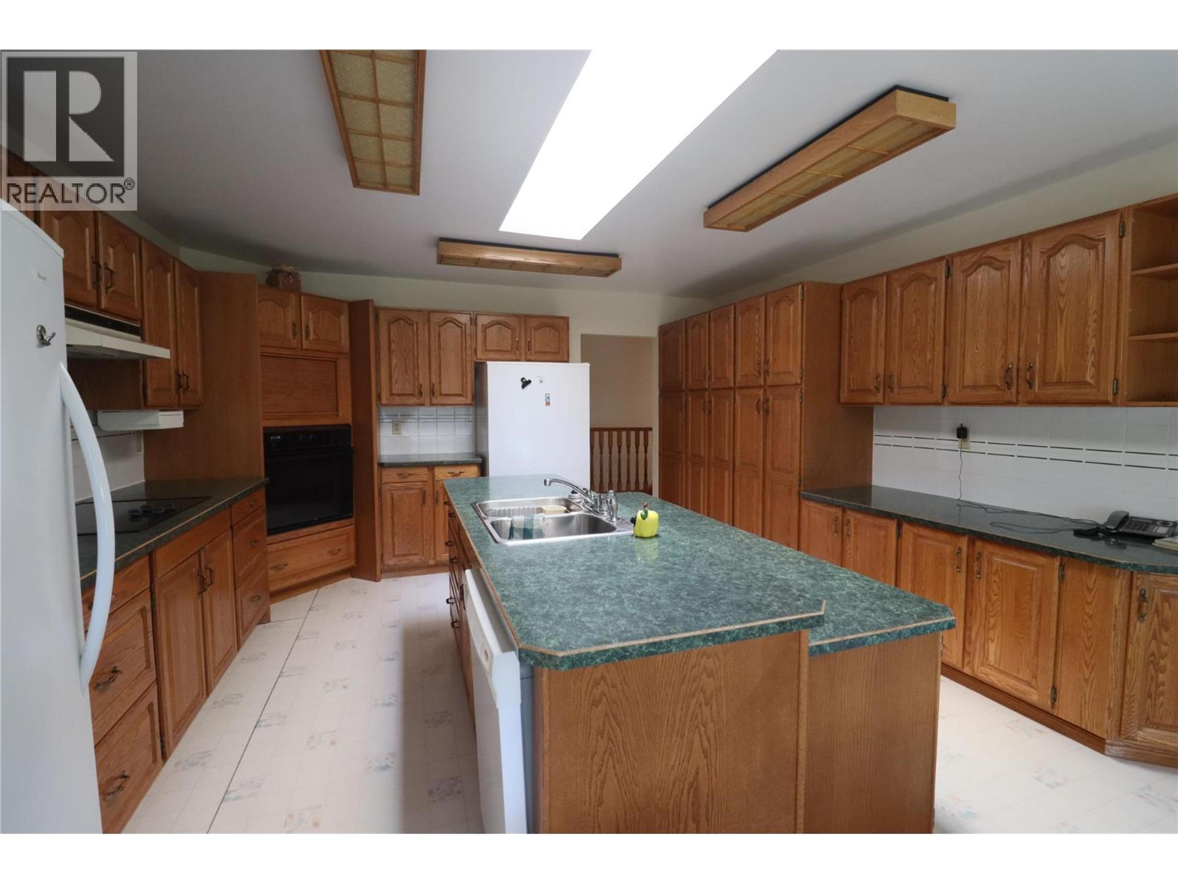 210 WINNIPEG AVENUE - 16