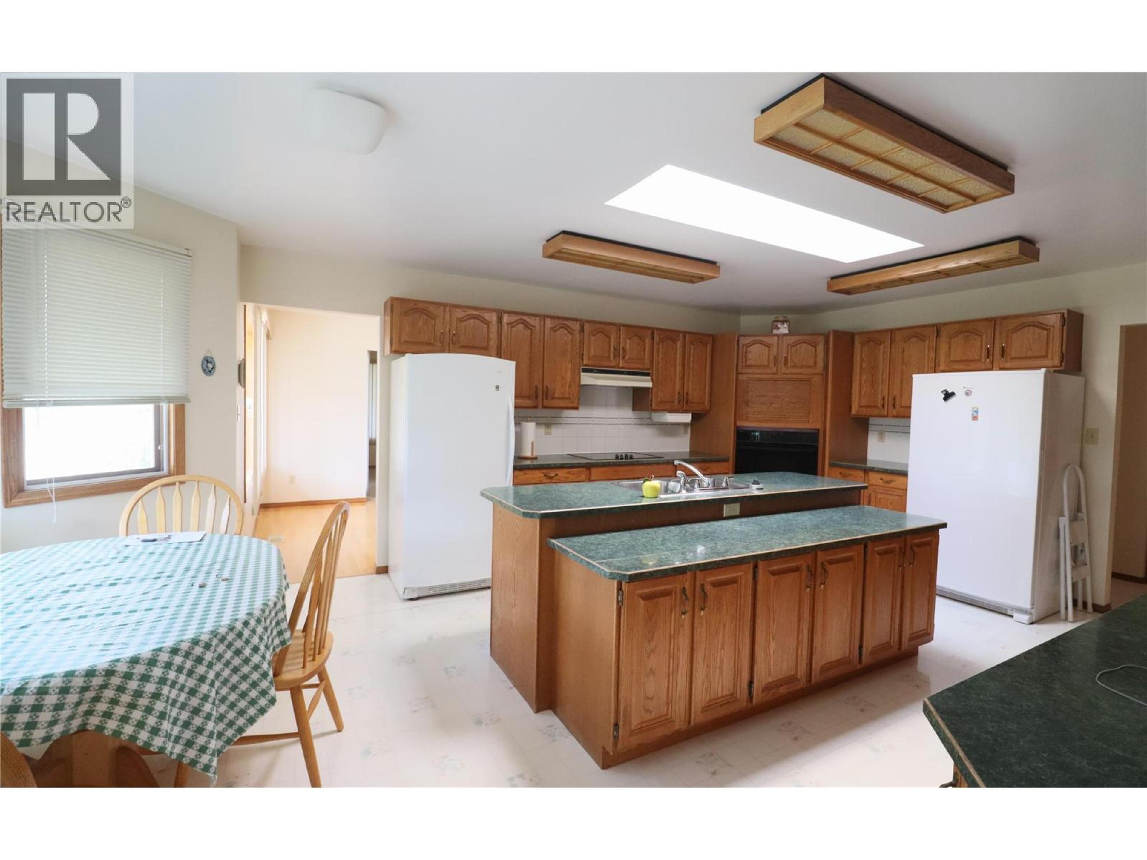 210 WINNIPEG AVENUE - 17