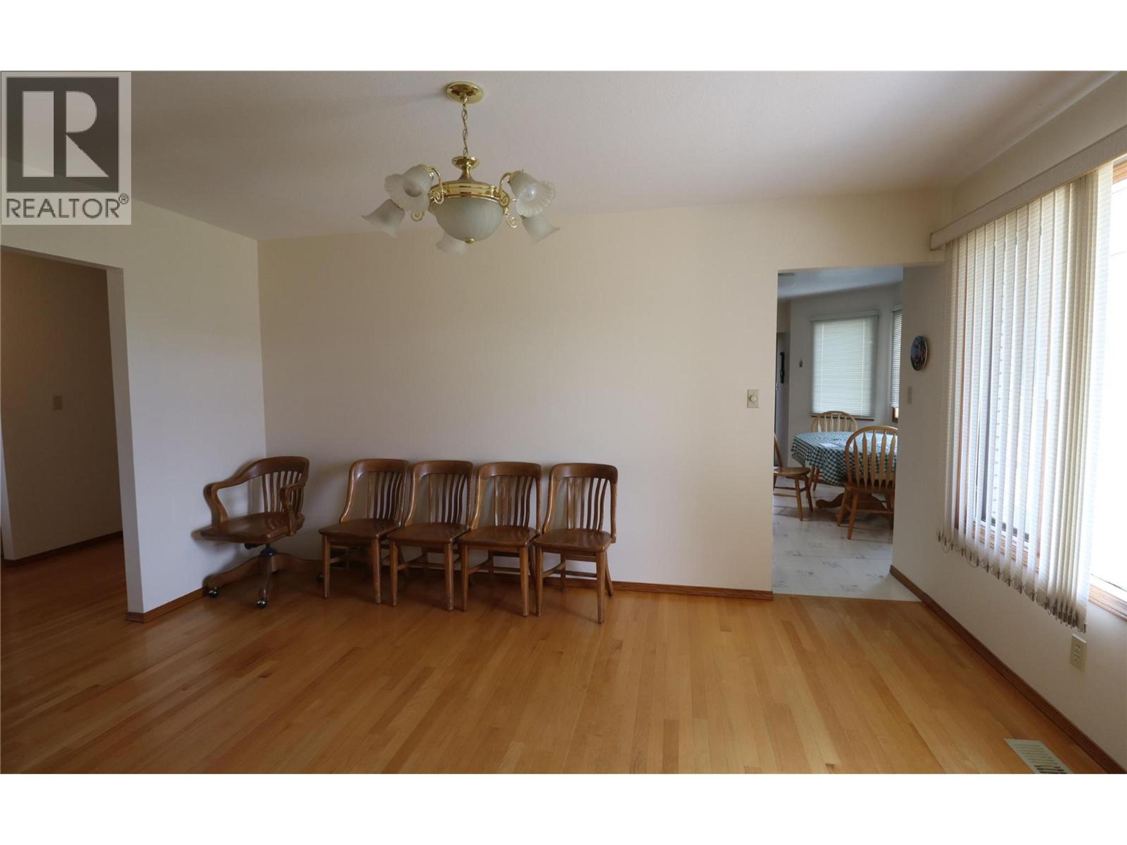 210 WINNIPEG AVENUE - 18