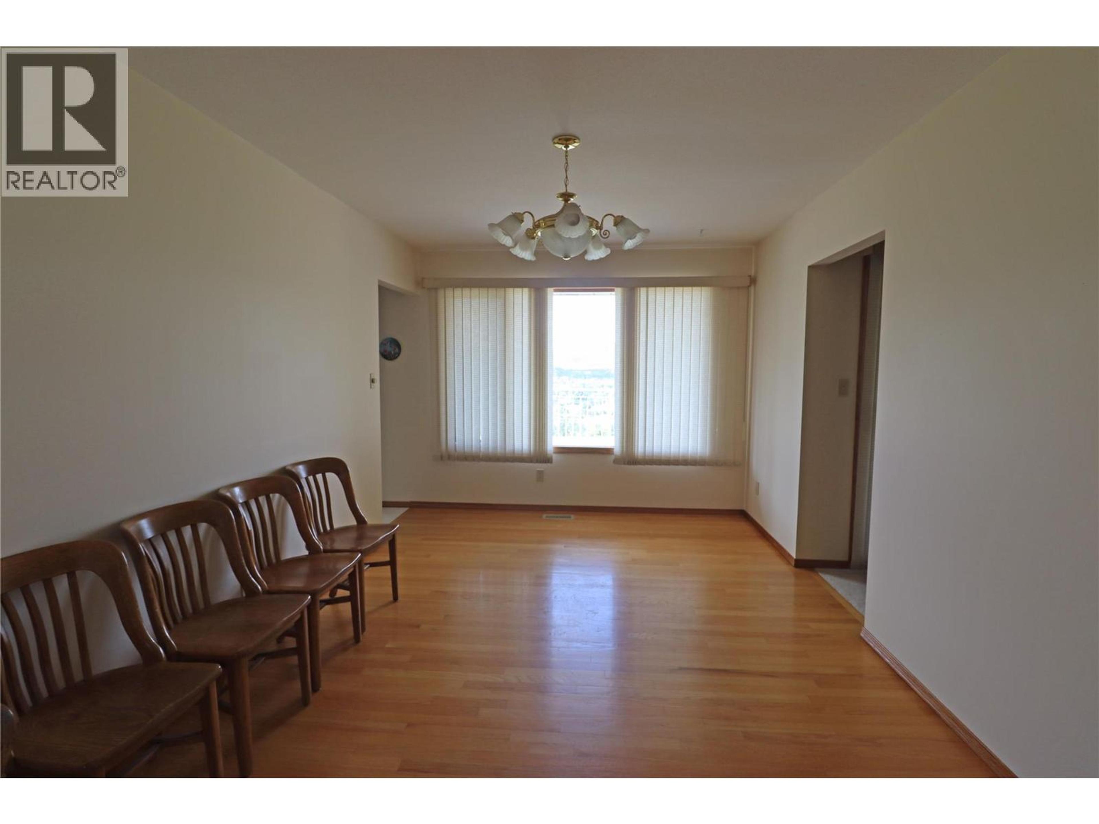 210 WINNIPEG AVENUE - 21