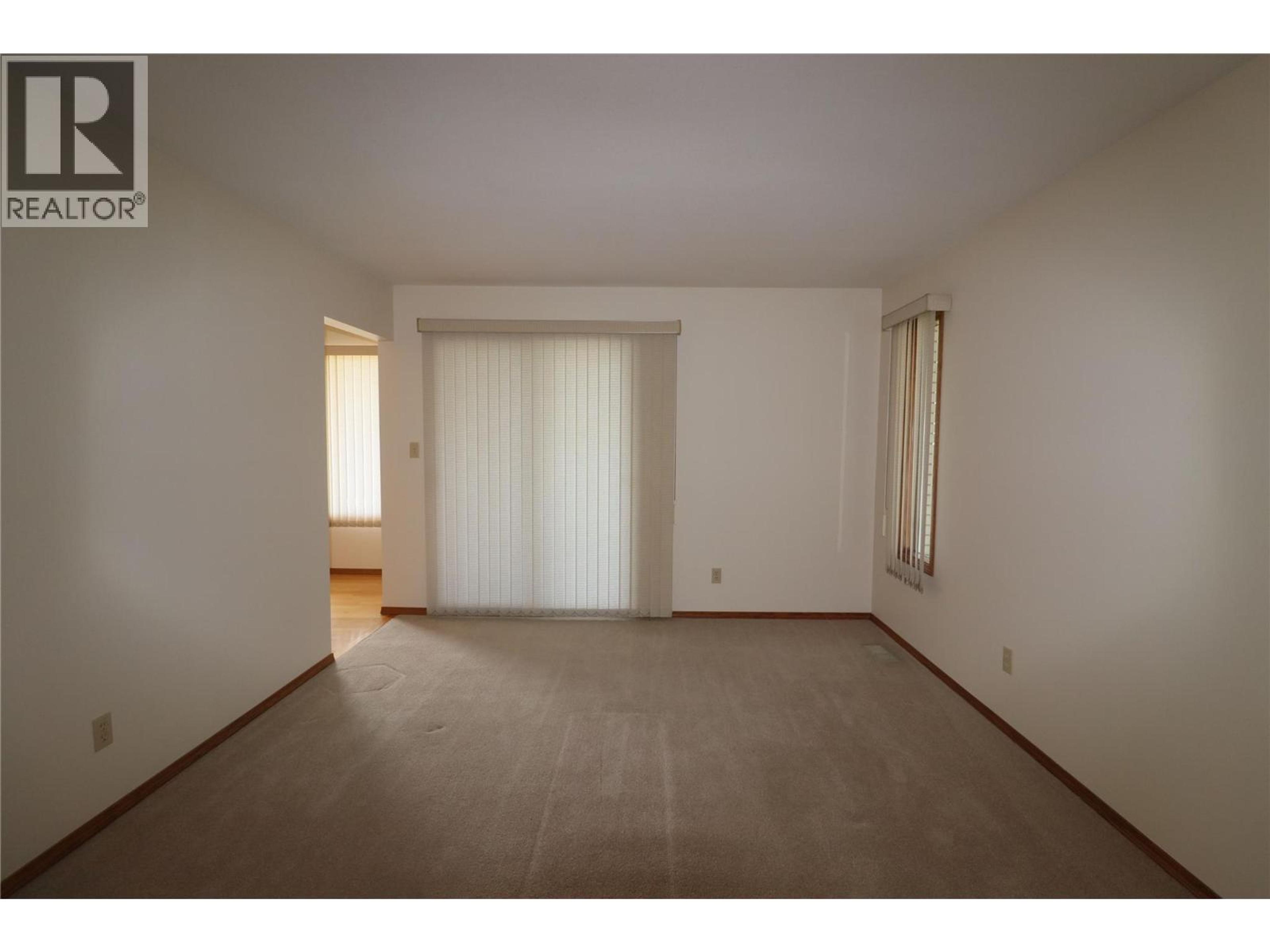 210 WINNIPEG AVENUE - 34