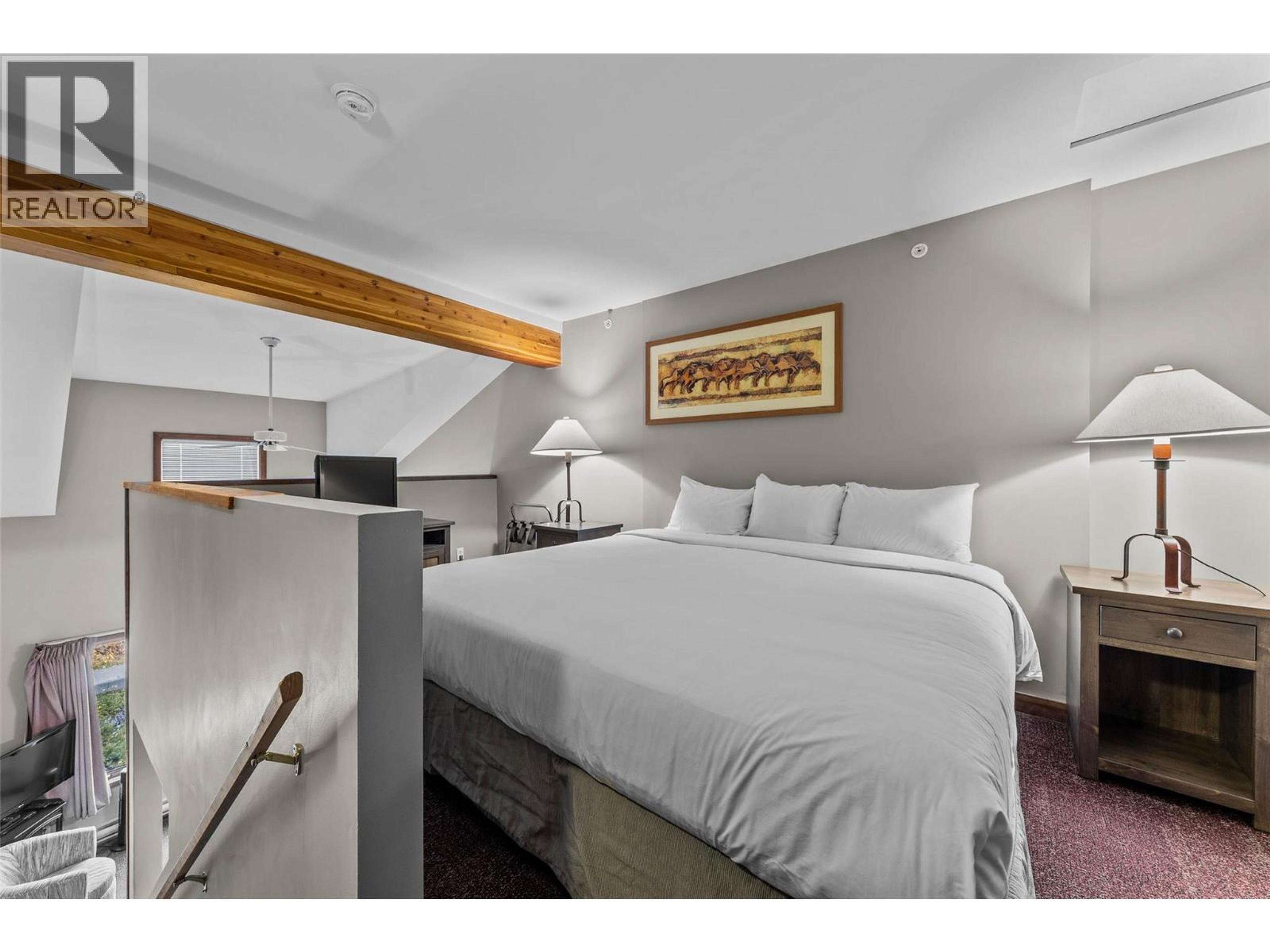 #433 3220 VILLAGE WAY - Image 13