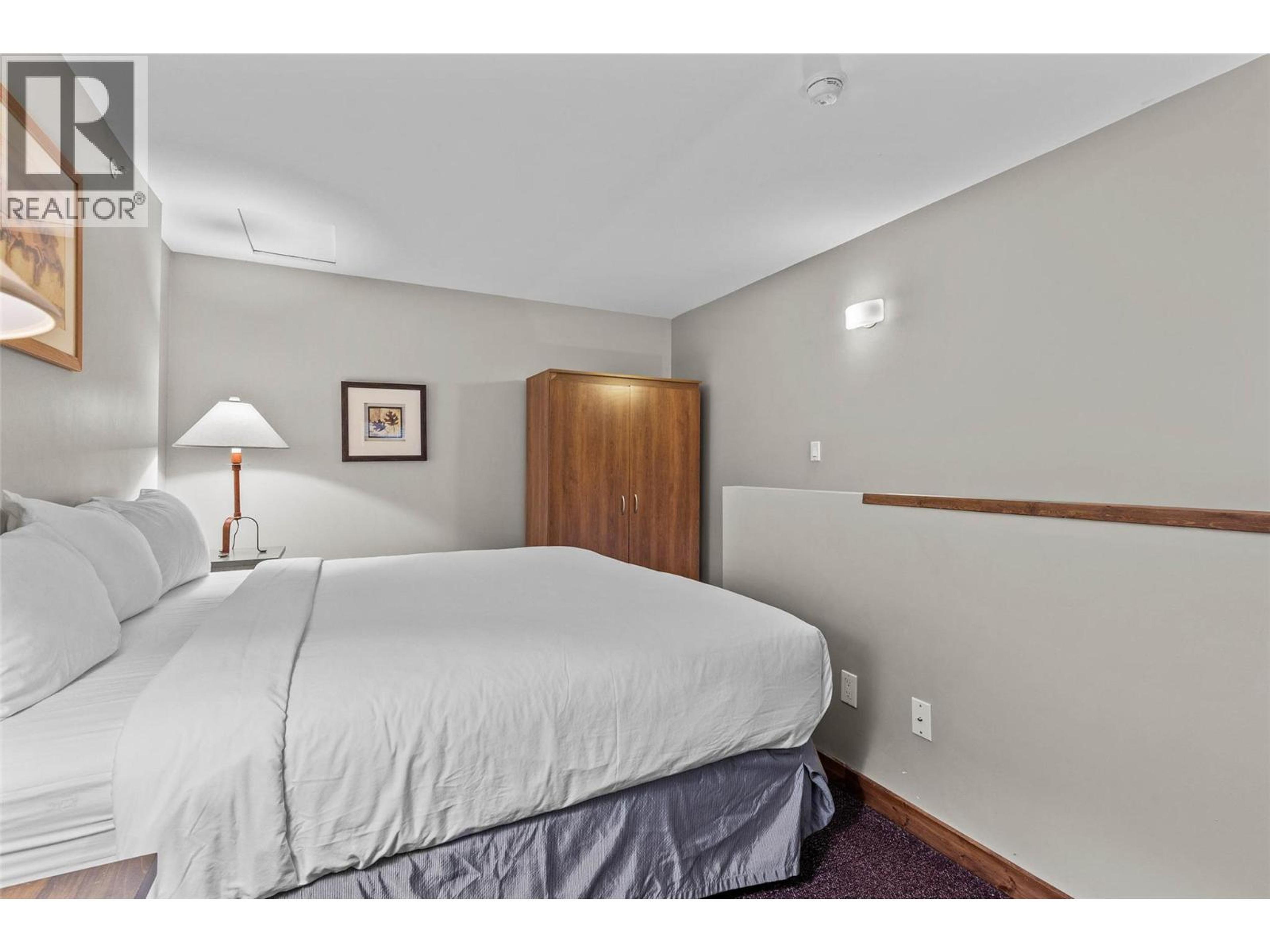 #433 3220 VILLAGE WAY - Image 14