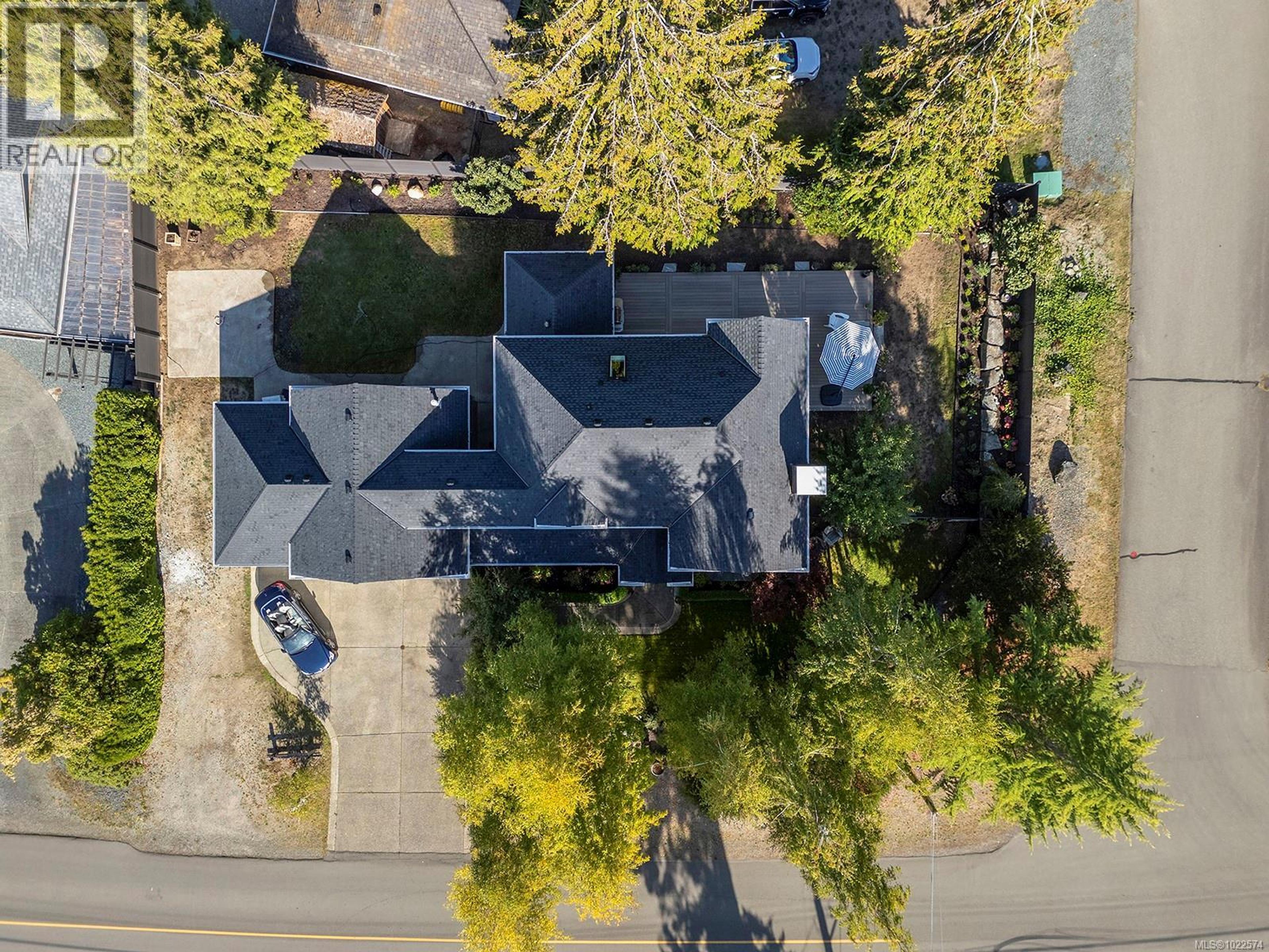 563 EAGLECREST DR - 10