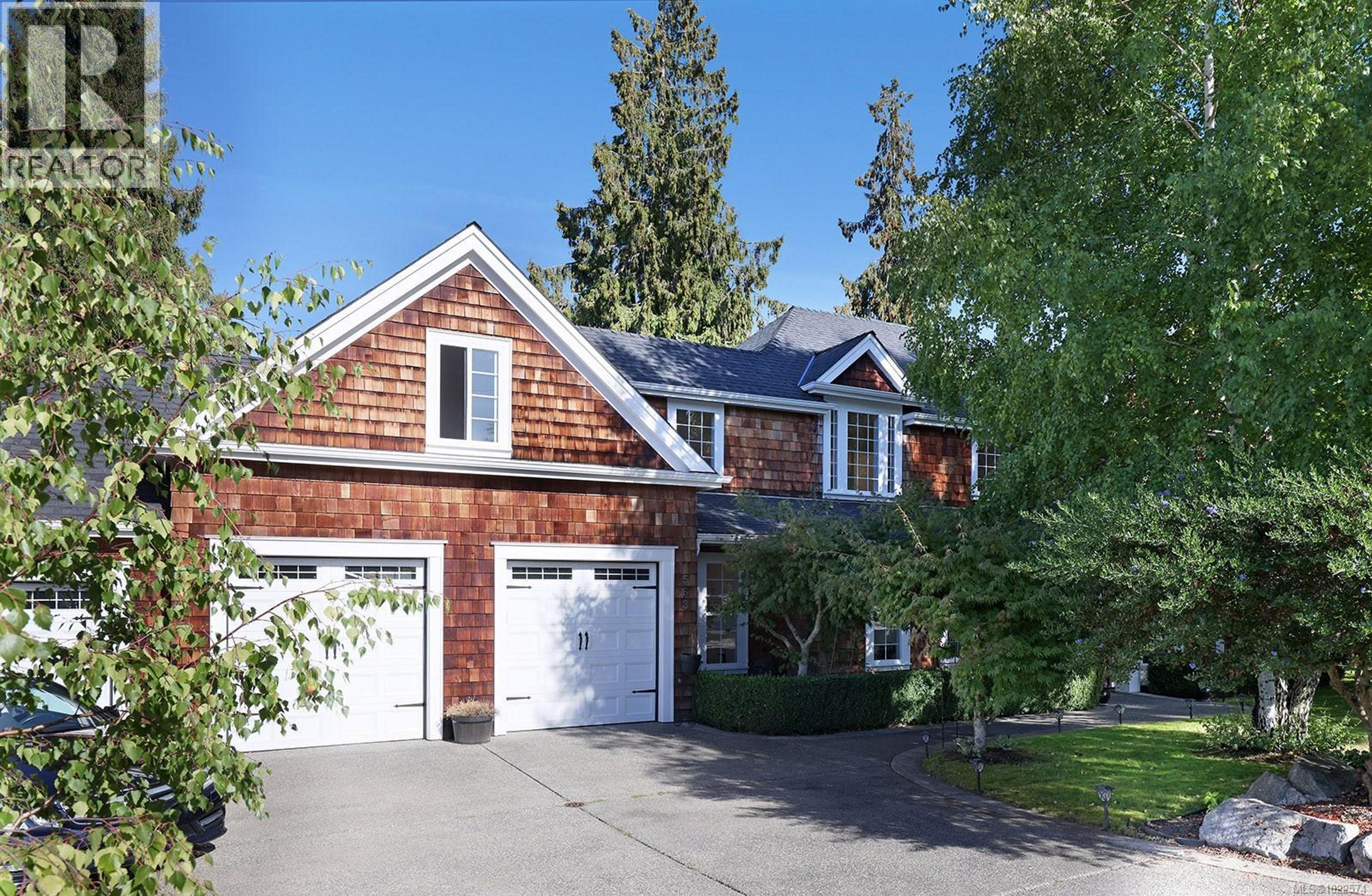 563 EAGLECREST DR - 14