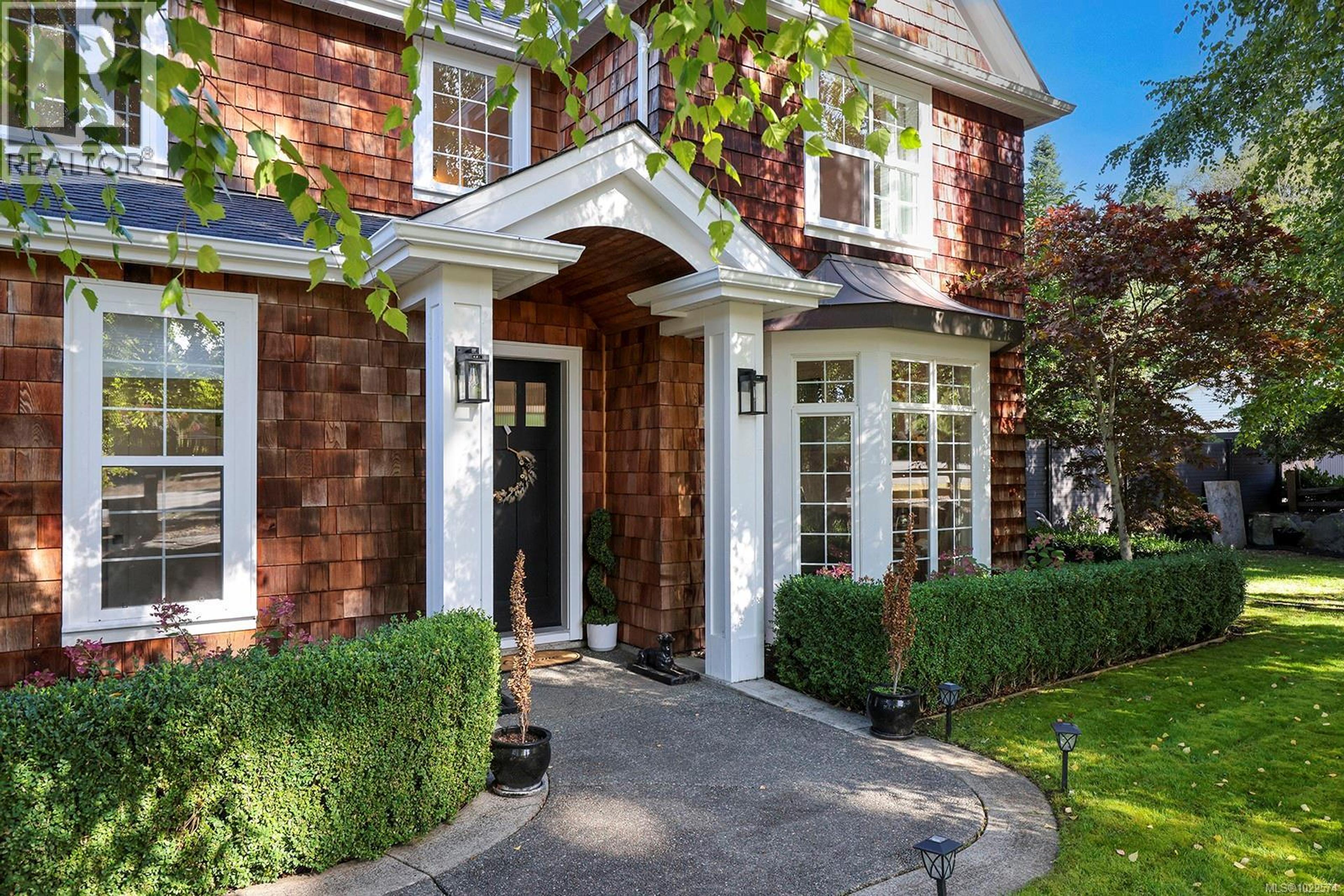 563 EAGLECREST DR - 16