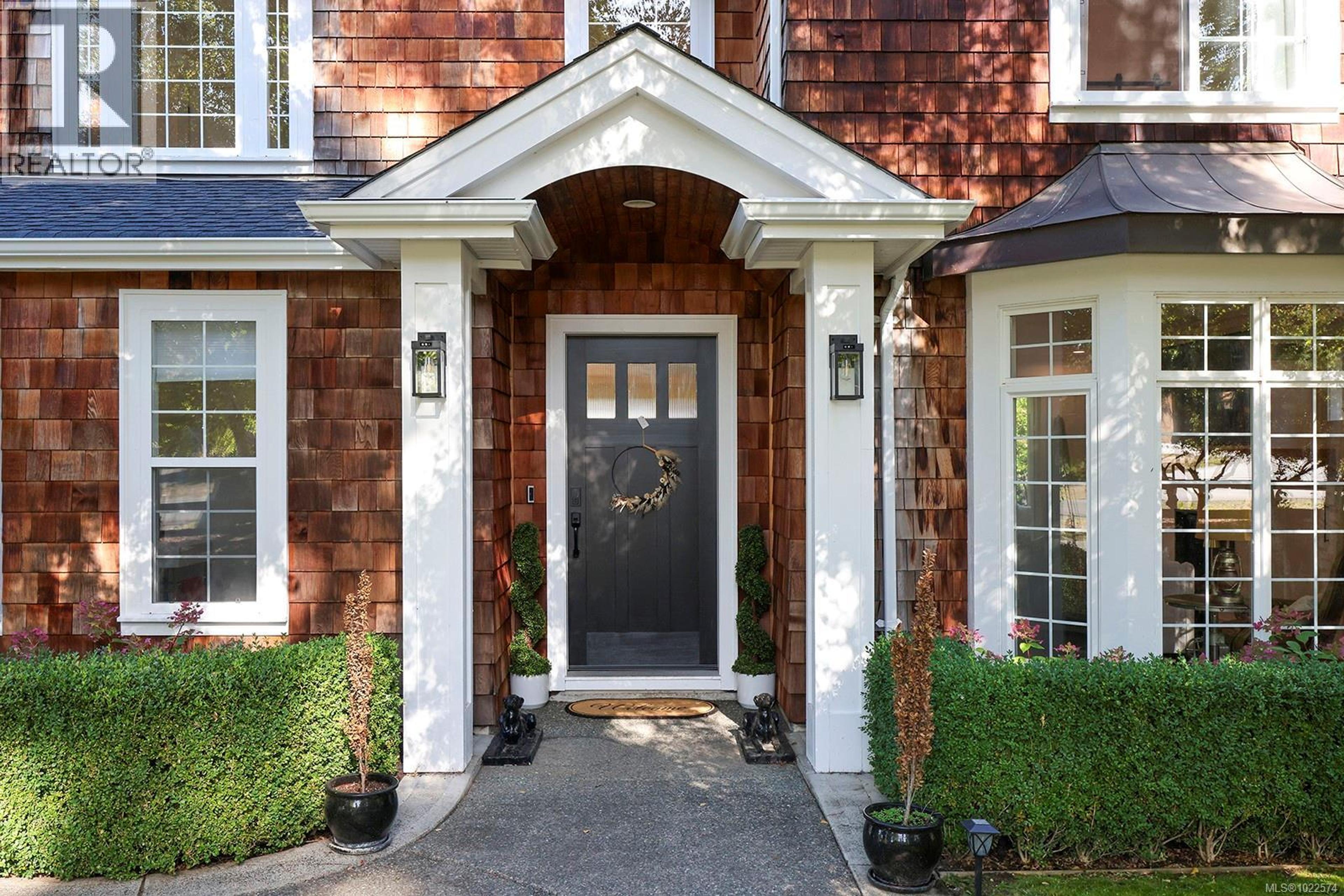 563 EAGLECREST DR - 17