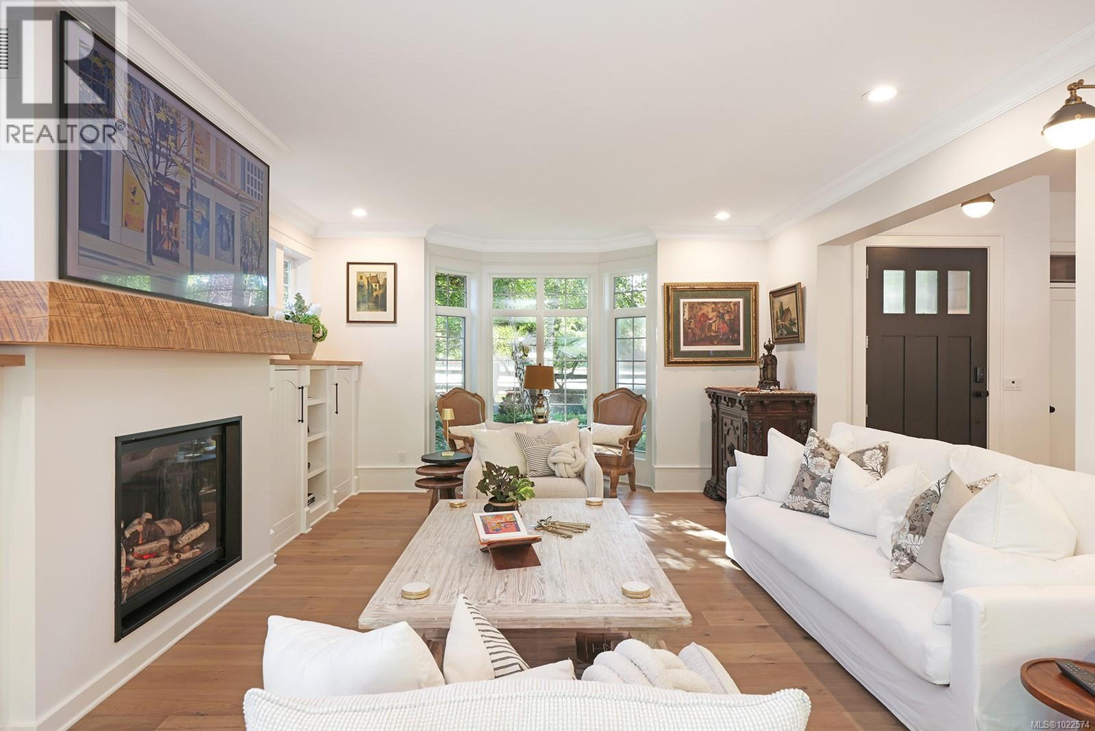 563 EAGLECREST DR - 19