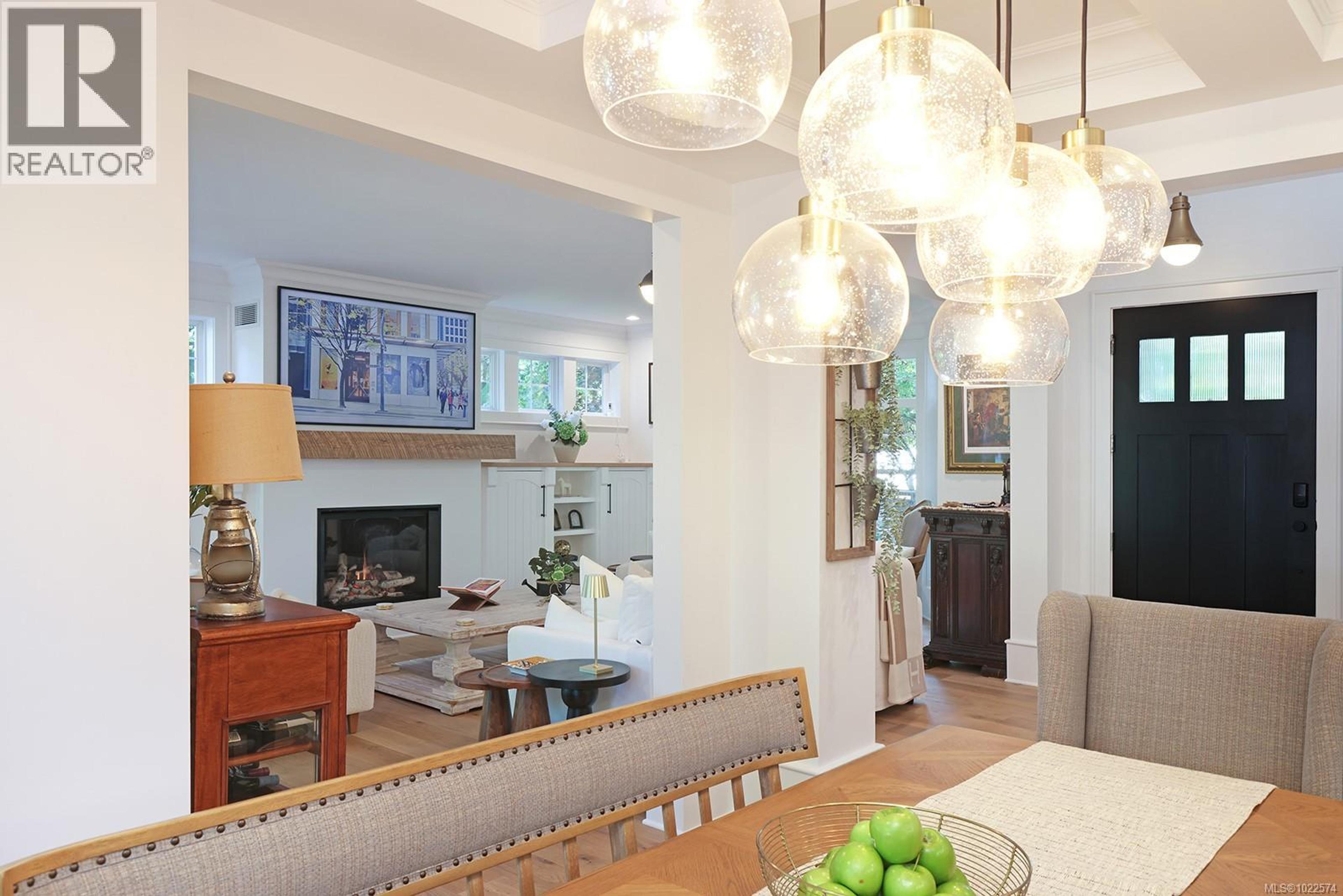 563 EAGLECREST DR - 23