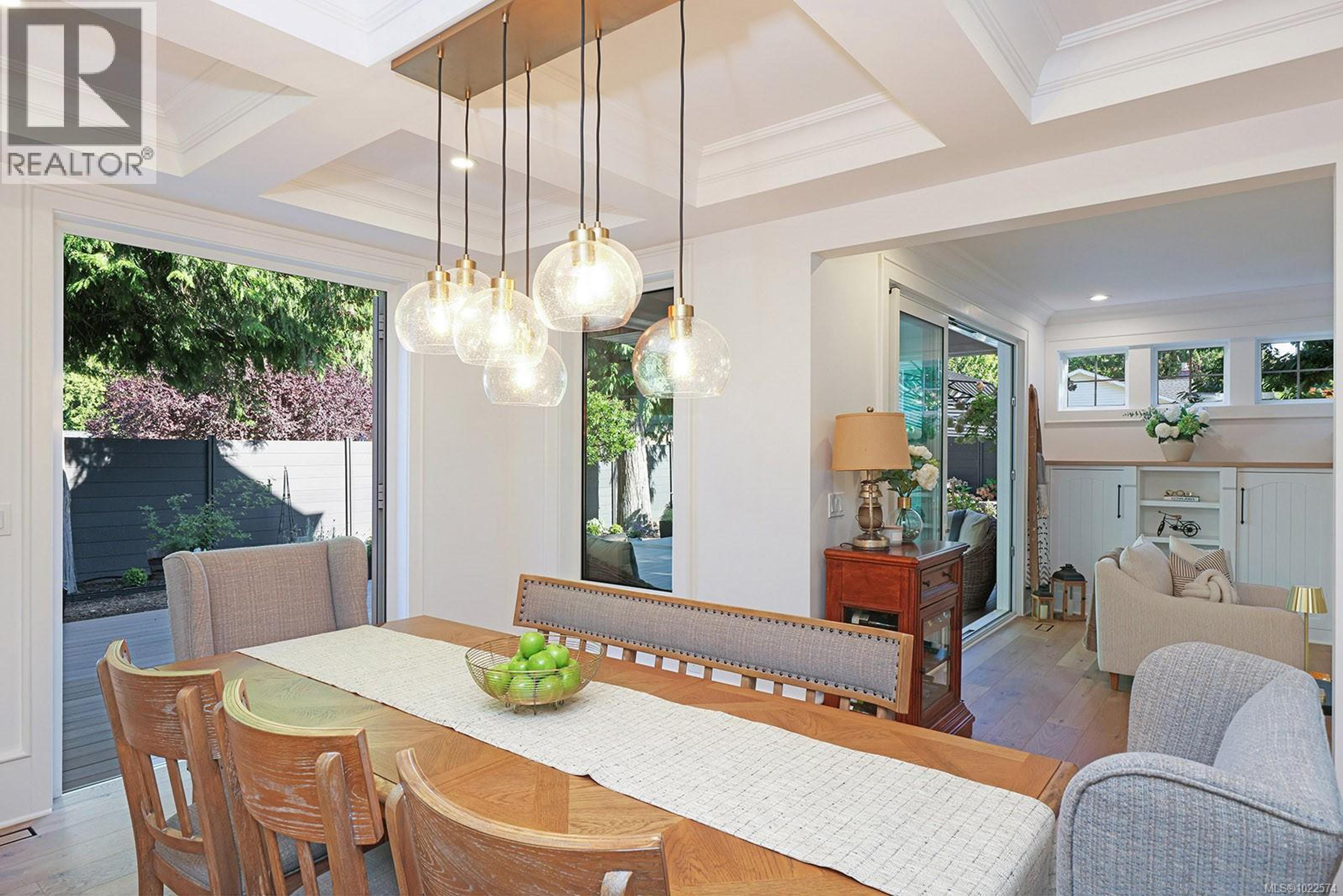 563 EAGLECREST DR - 25