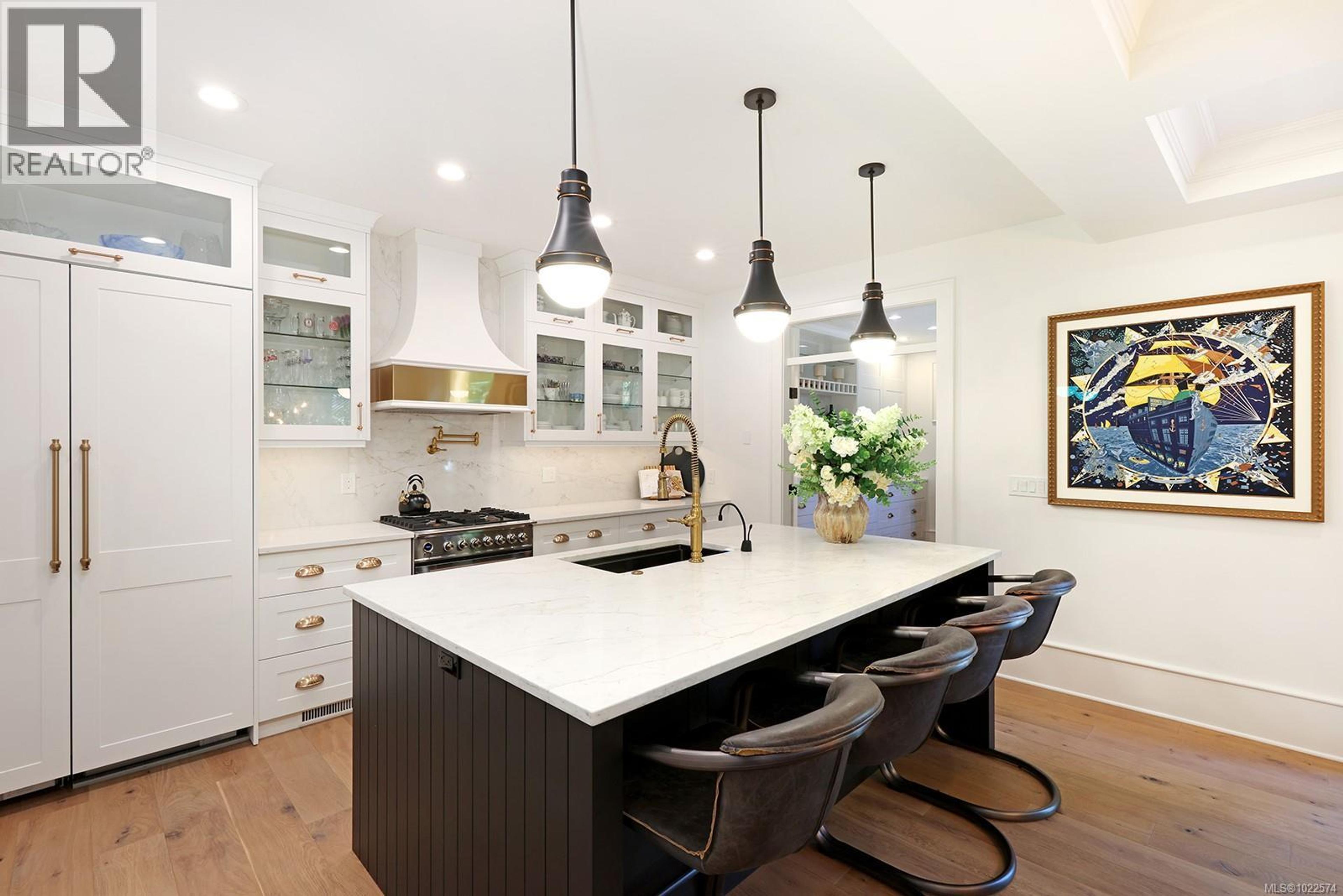 563 EAGLECREST DR - 26