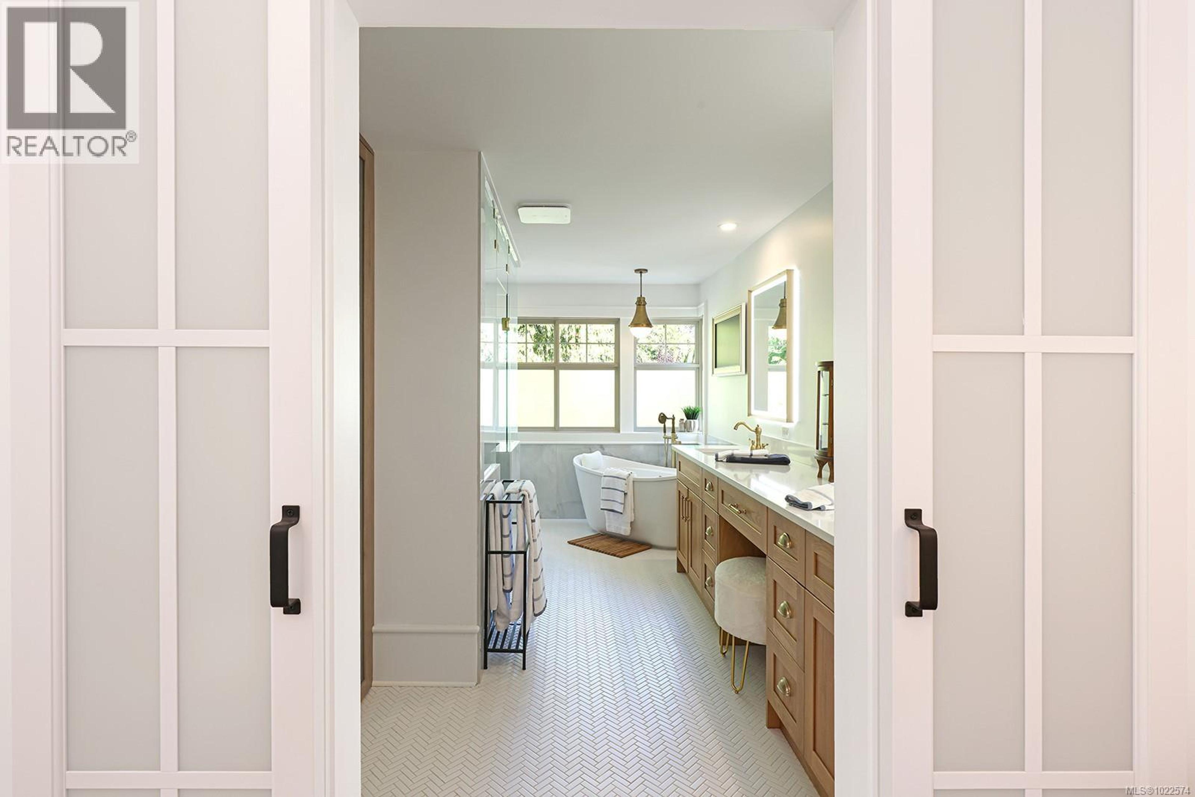 563 EAGLECREST DR - 31