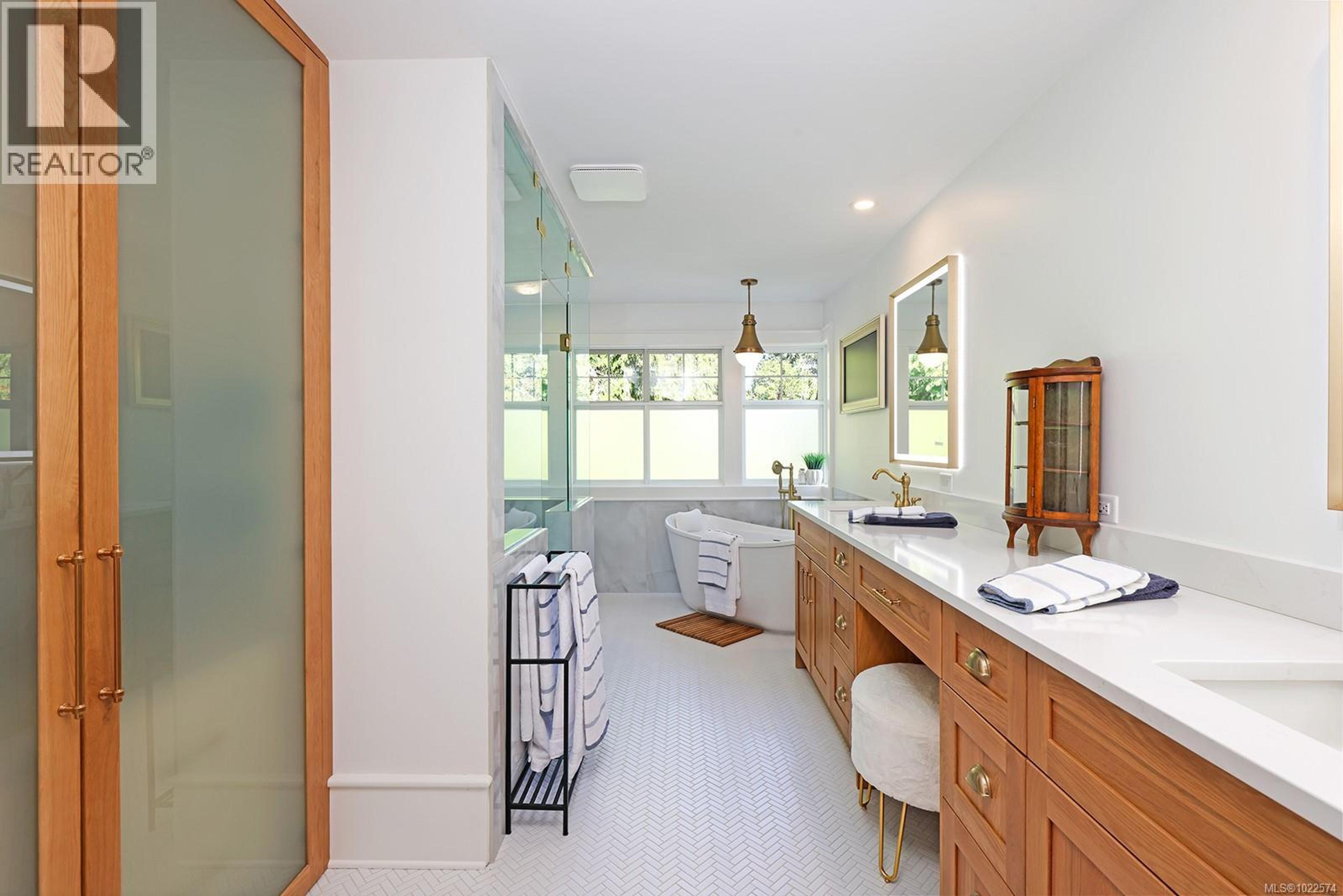 563 EAGLECREST DR - 32