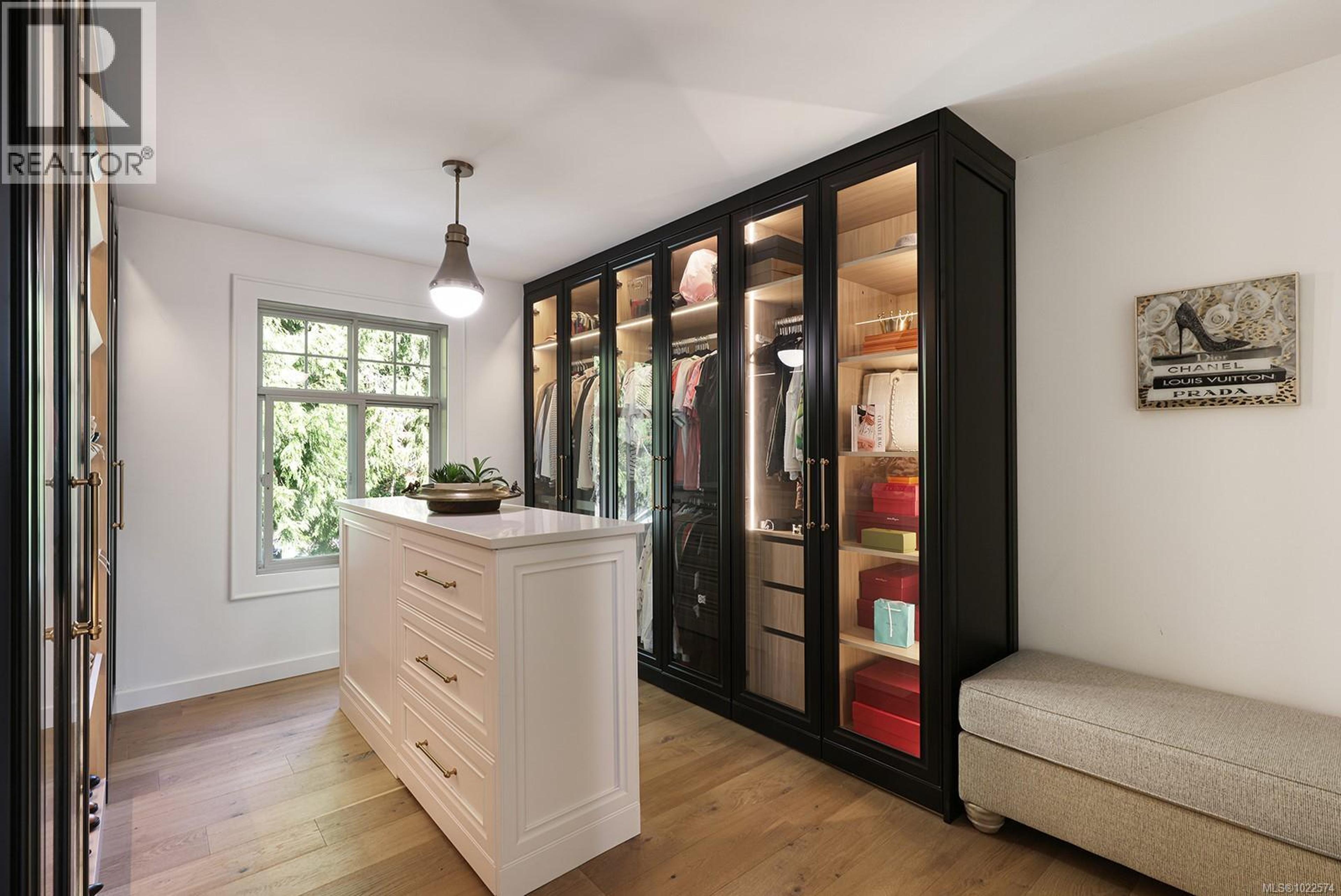 563 EAGLECREST DR - 34