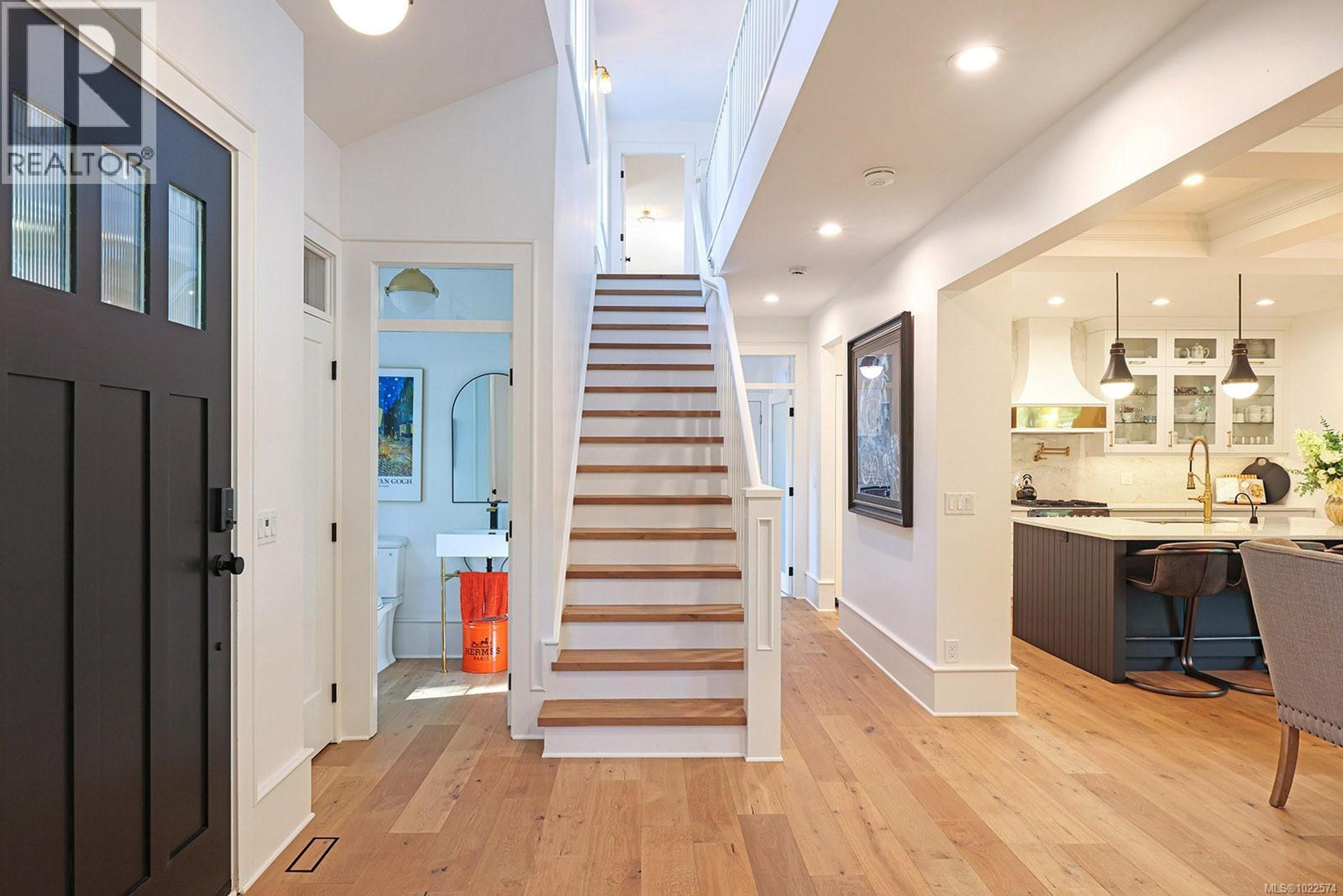 563 EAGLECREST DR - 37