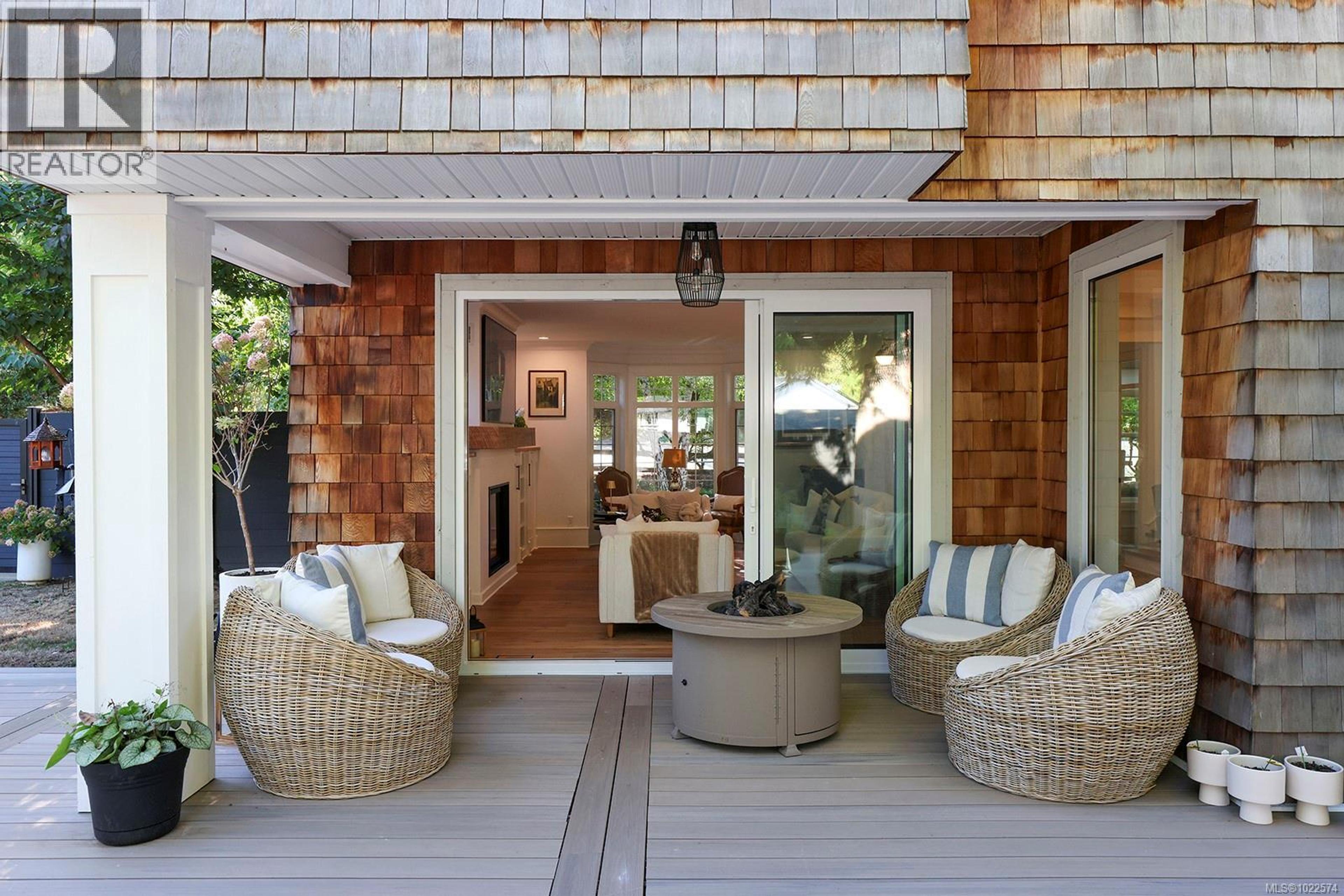 563 EAGLECREST DR - 4