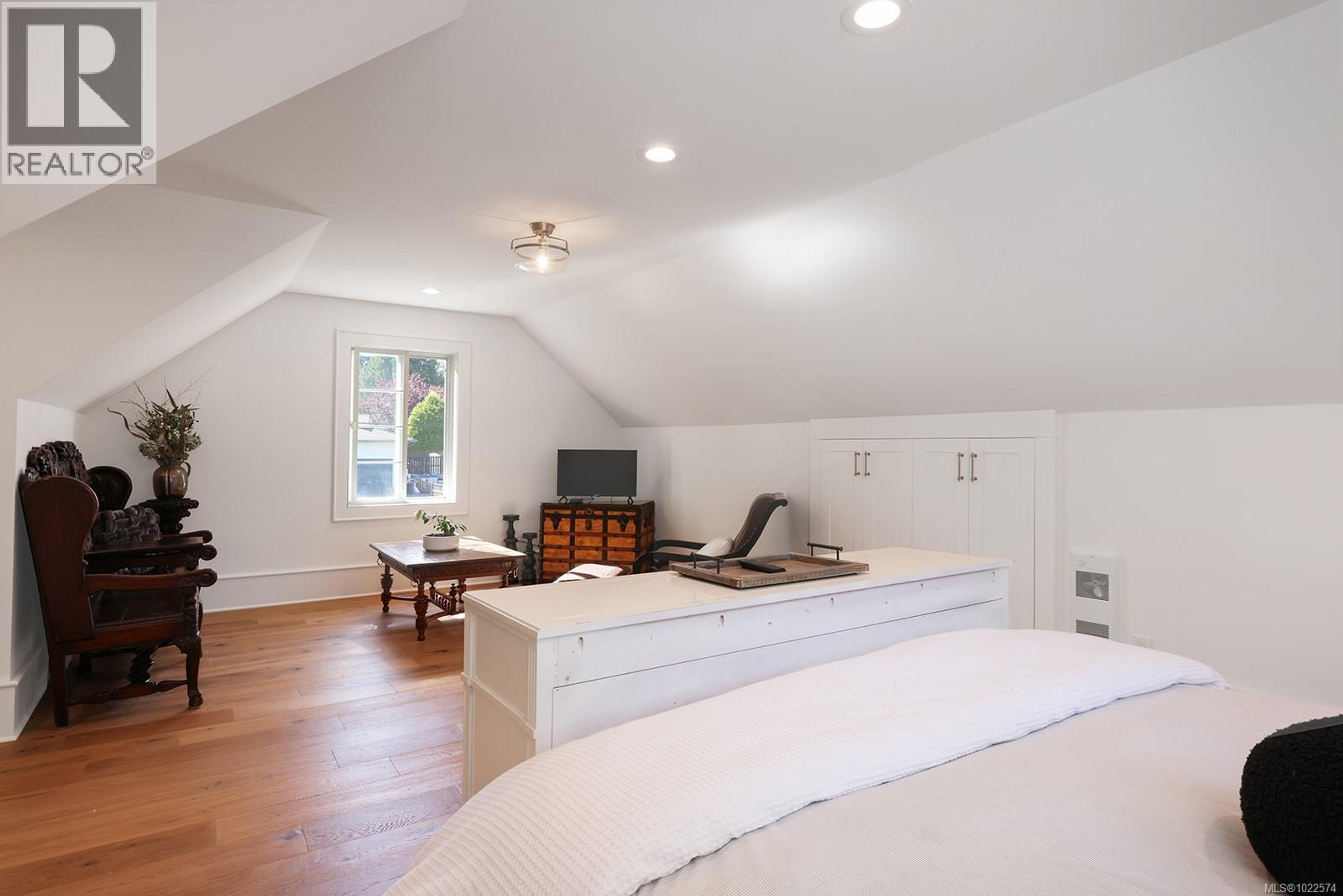 563 EAGLECREST DR - 40