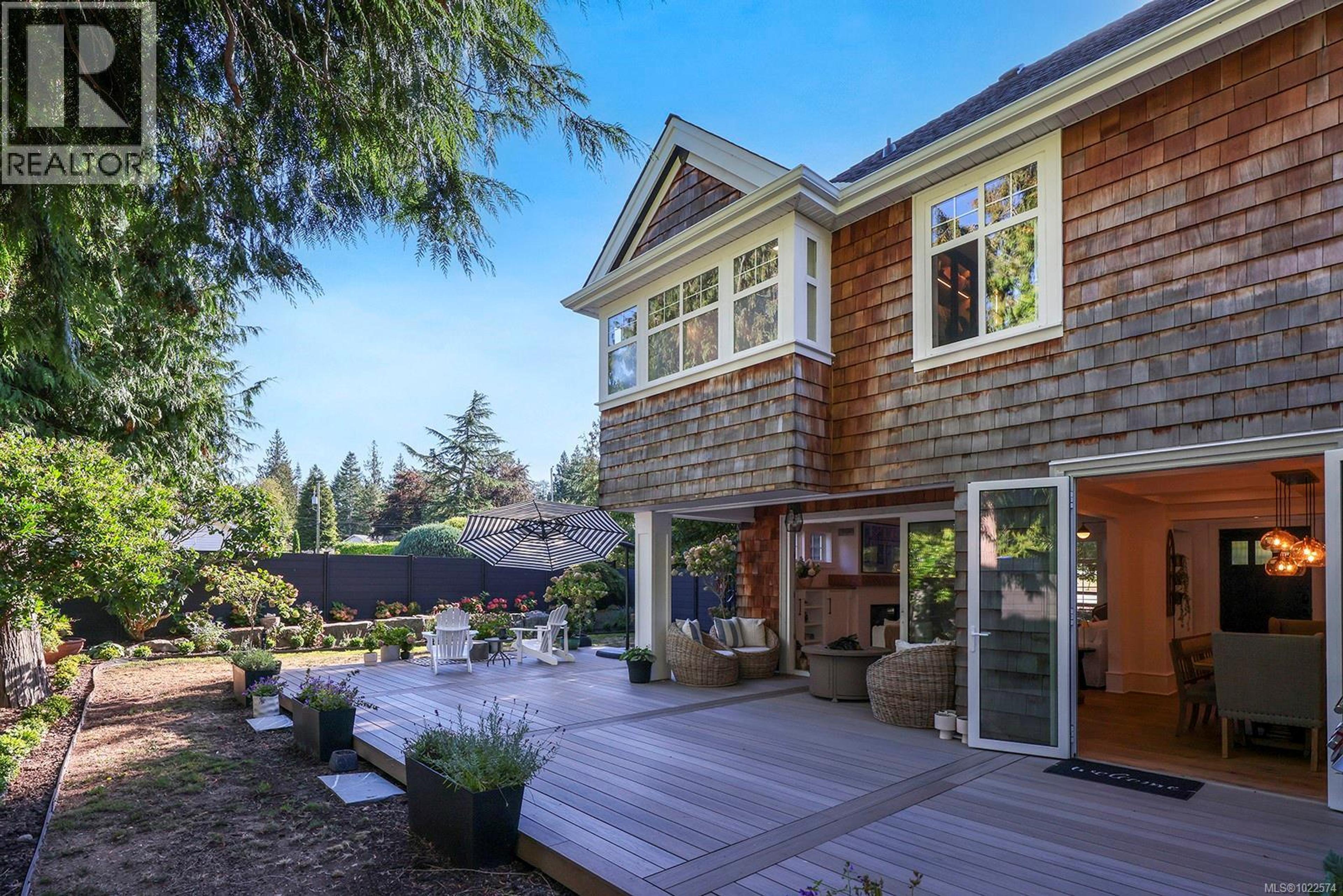 563 EAGLECREST DR - 47