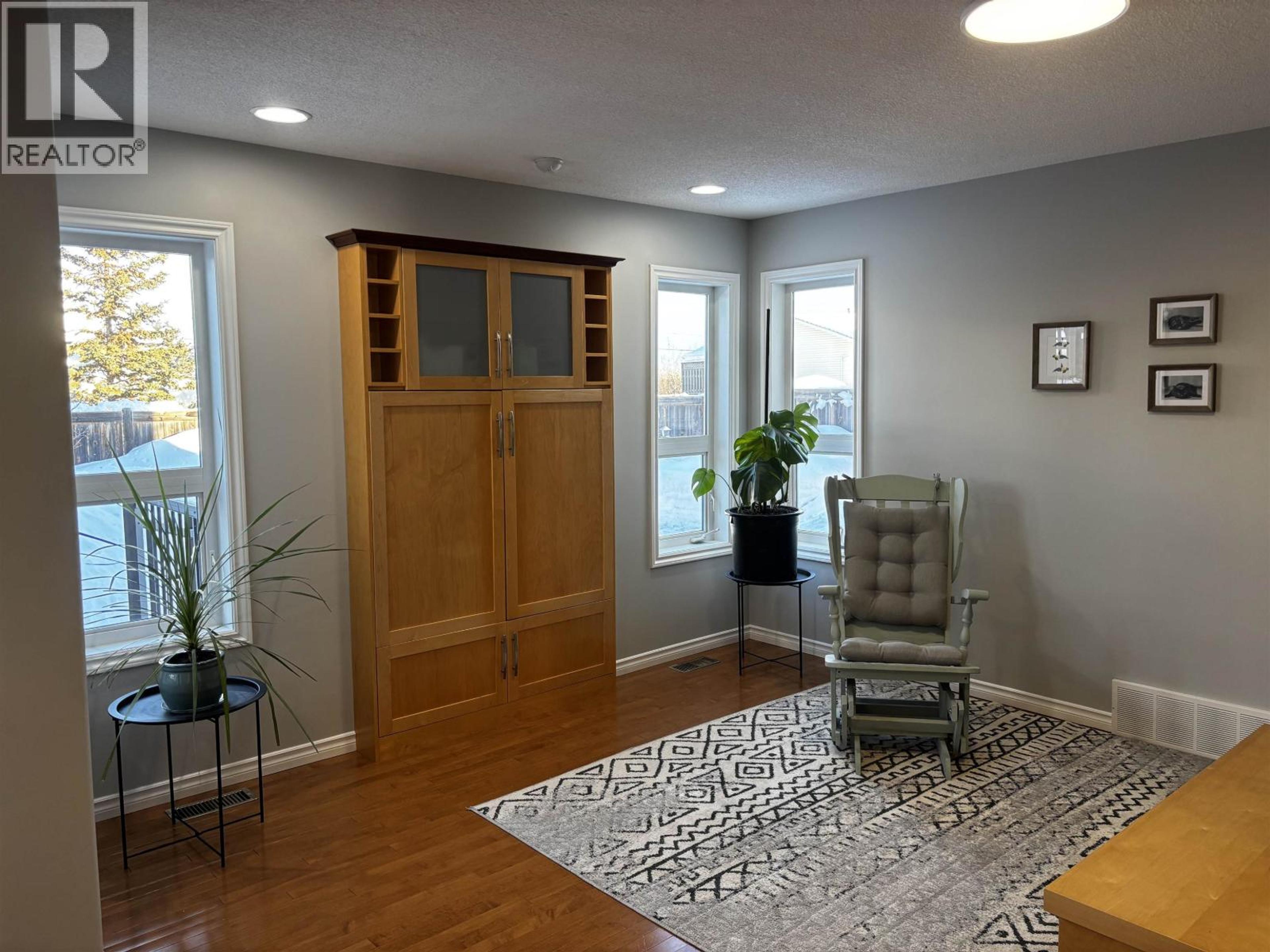 9104 118 AVENUE - 10