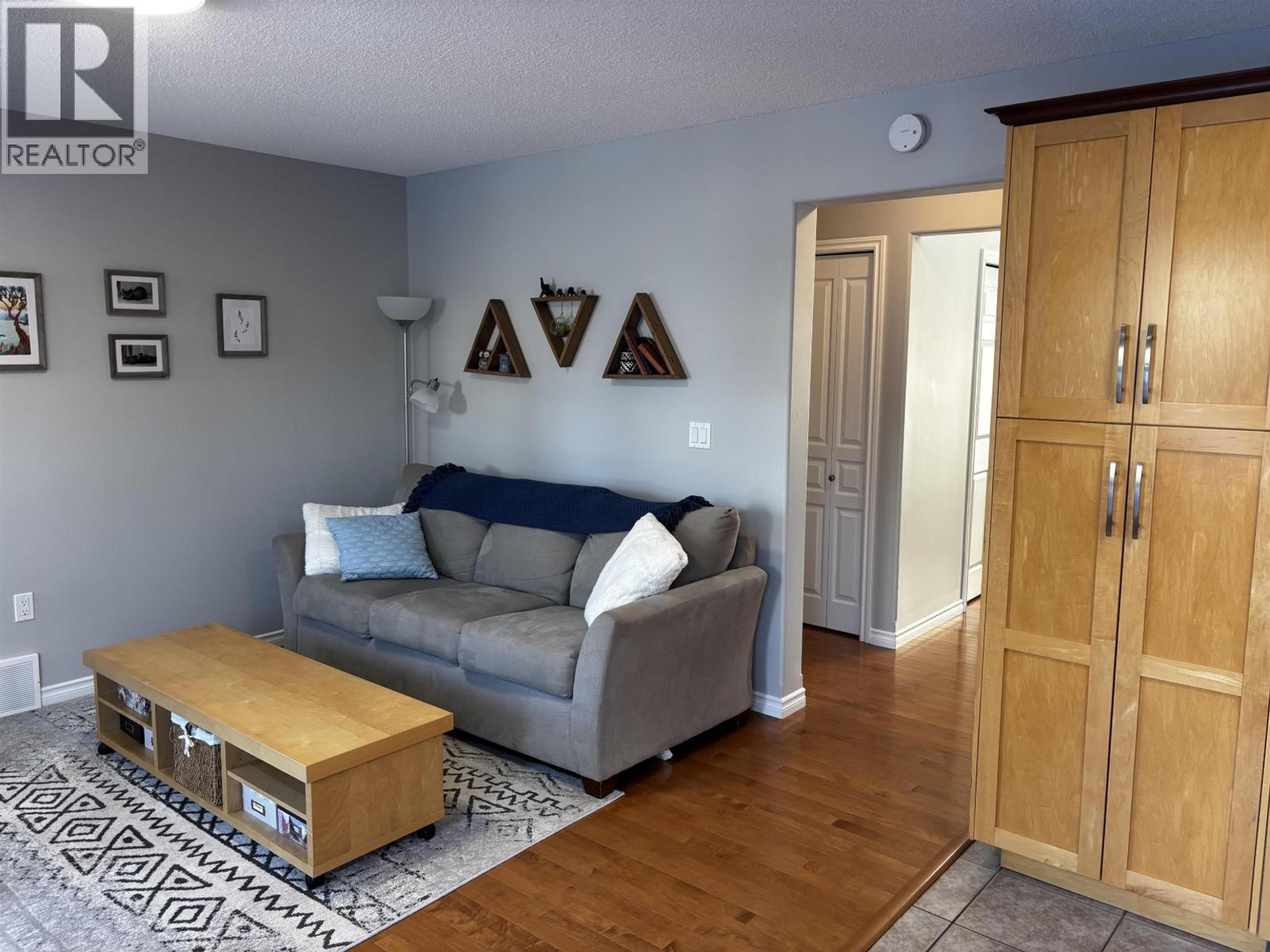 9104 118 AVENUE - 11