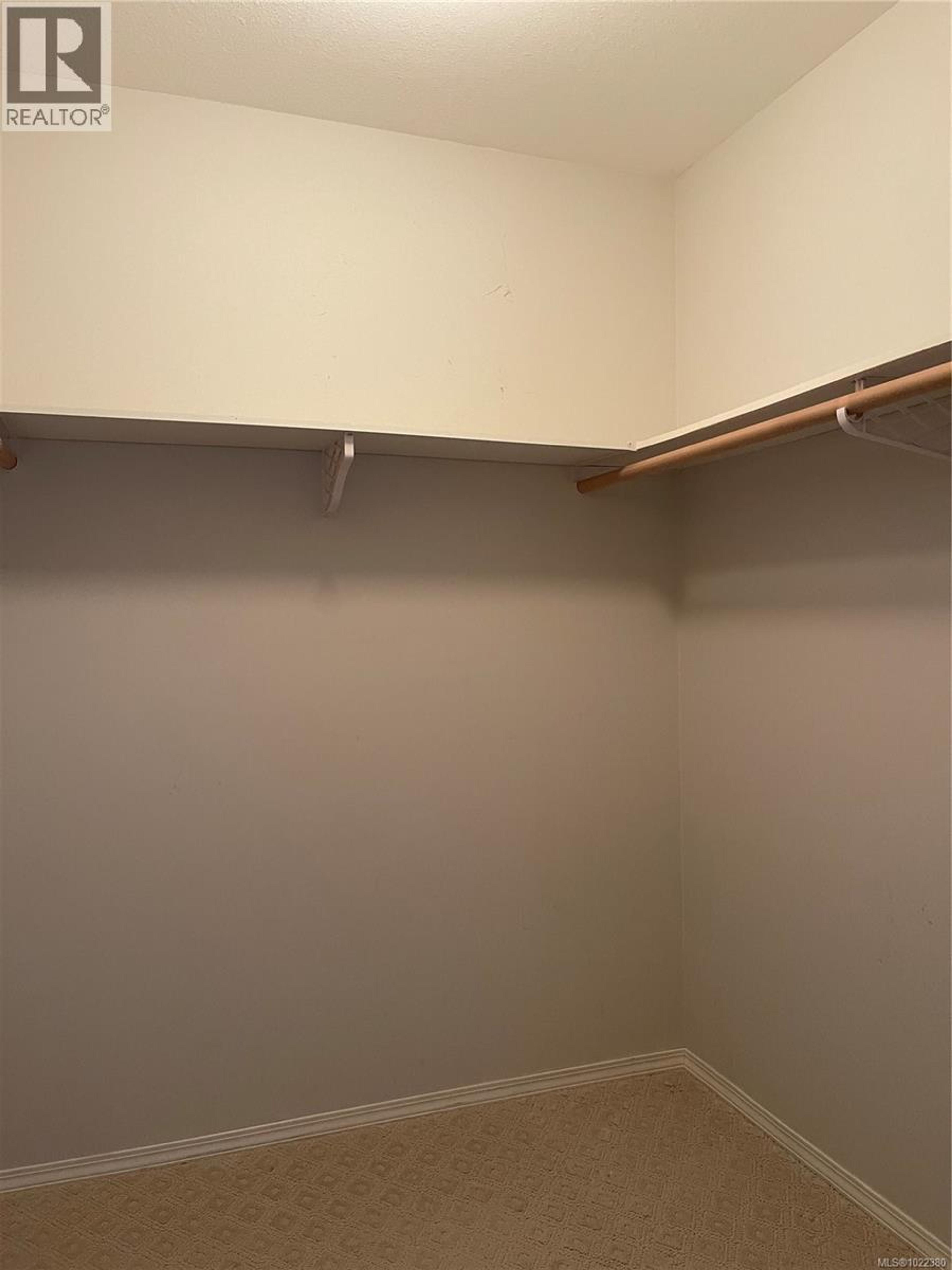 #15 3535 BURDE ST - 21